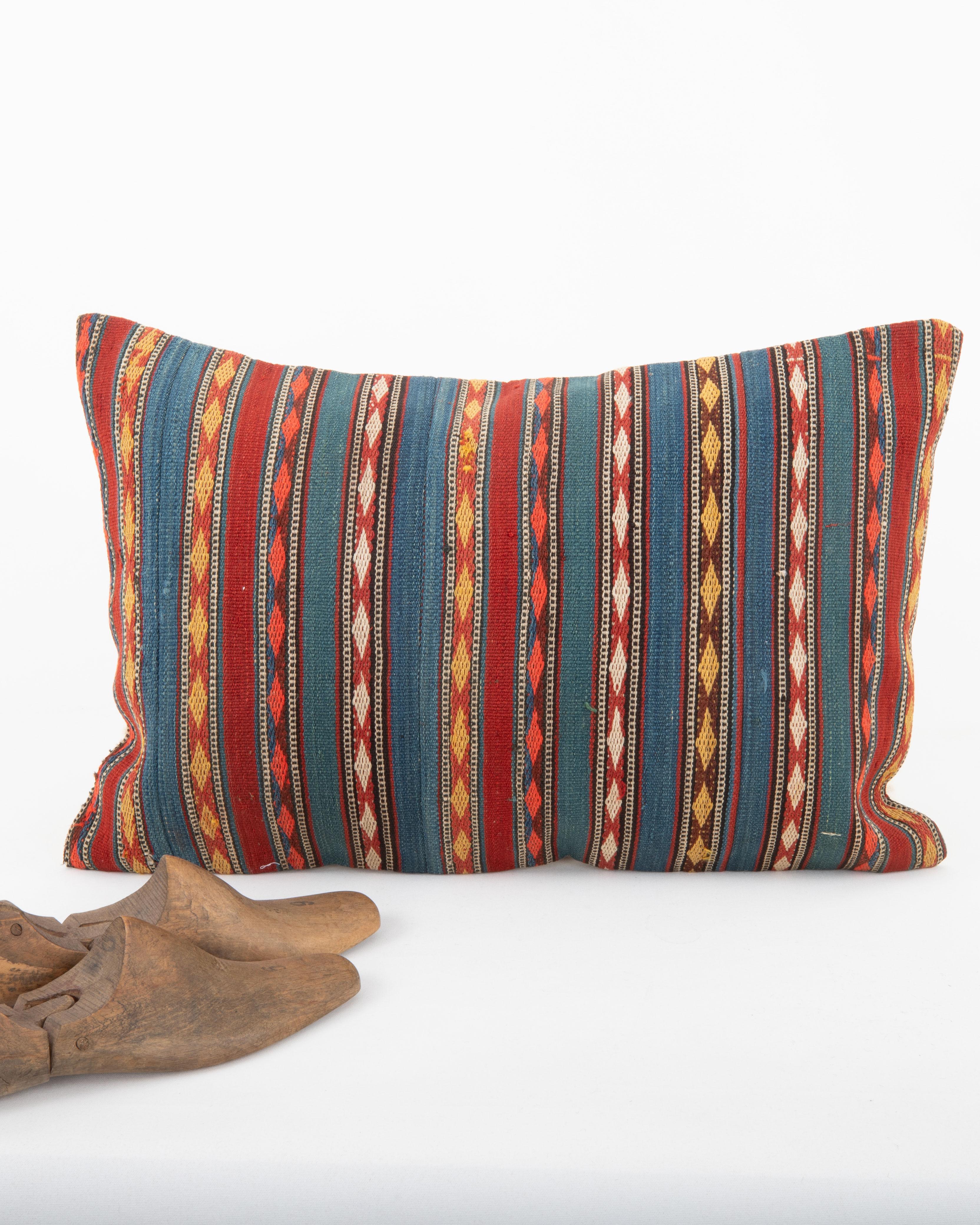 Tissé à la main Coussin ancien en laine rayée Jajim / kilim, Caucase en vente