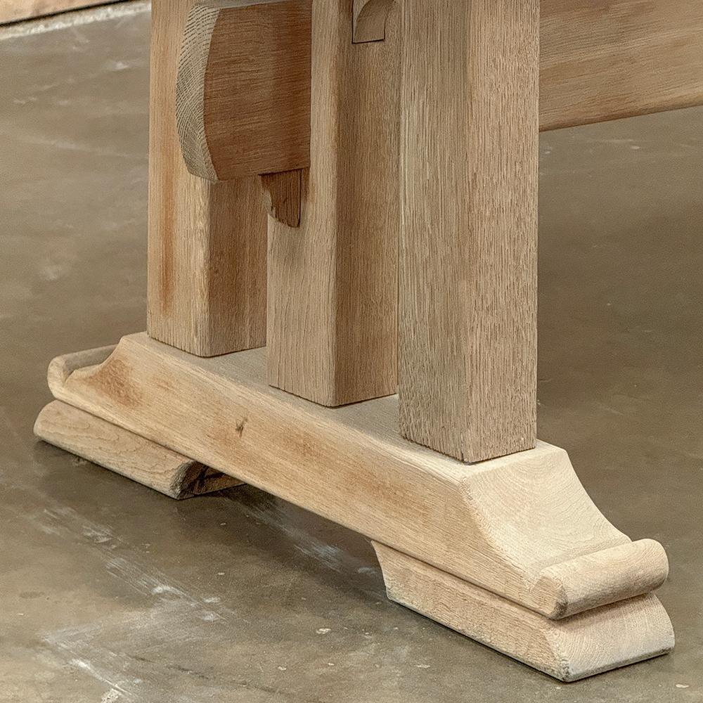 Ancienne table à tréteaux européenne rustique en chêne rayé ~ Table de salle à manger en vente 4