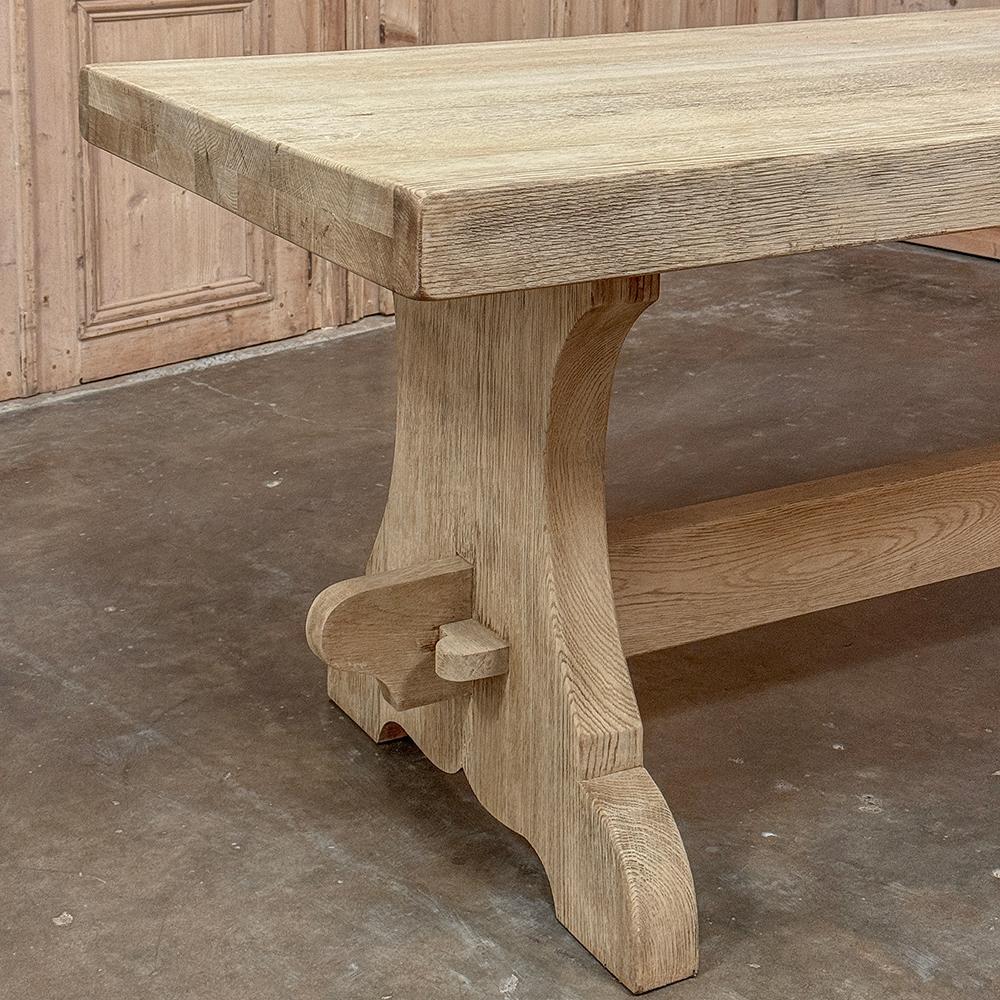 Fait main Antique Stripped Oak Rustic European Trestle Table ~ Dining Table en vente