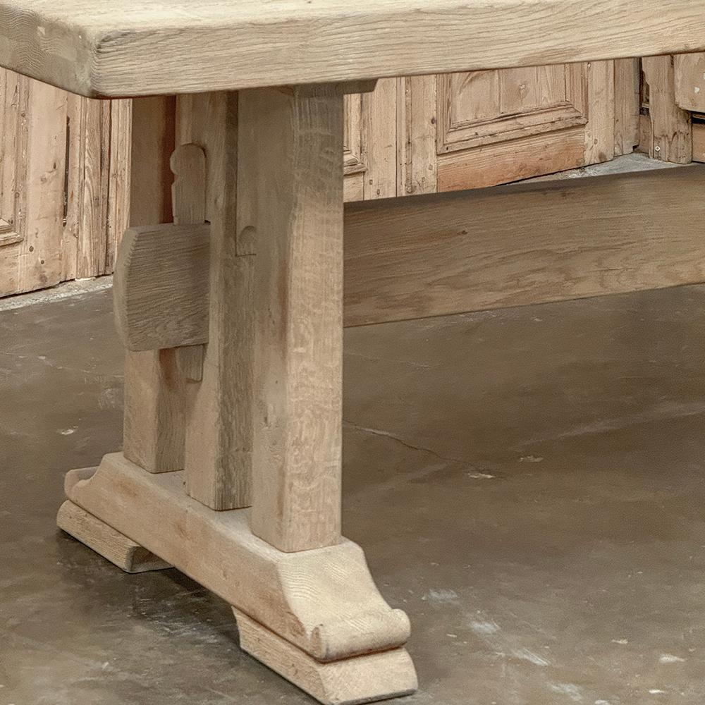 Ancienne table à tréteaux européenne rustique en chêne rayé ~ Table de salle à manger Bon état - En vente à Dallas, TX