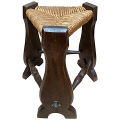 Tabouret gothique ancien et robuste en chêne espagnol siège espagnol, époque Arts & Crafts