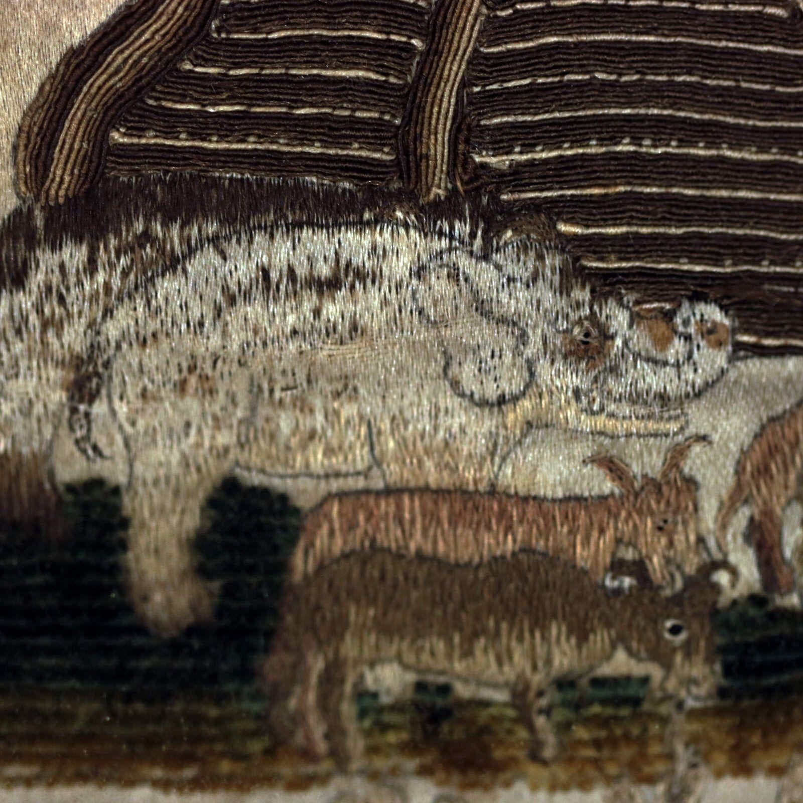 Ancienne broderie ancienne de clous d'œuvre représentant l'Arche de Noé en vente 7
