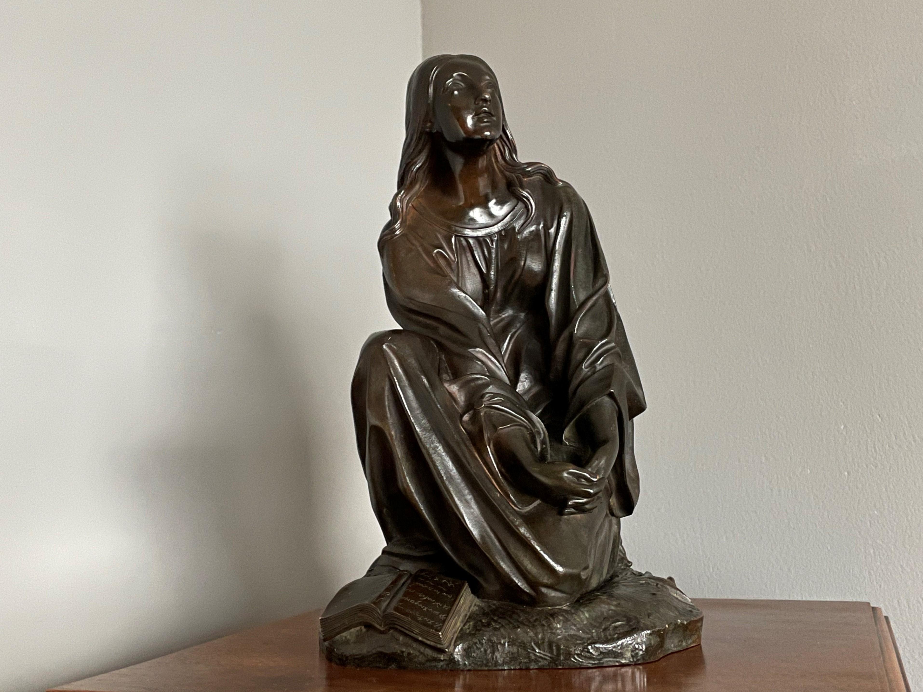 Superbe sculpture ancienne d'un ange agenouillé en bronze marquée 1841 par T. Gechter en vente 1
