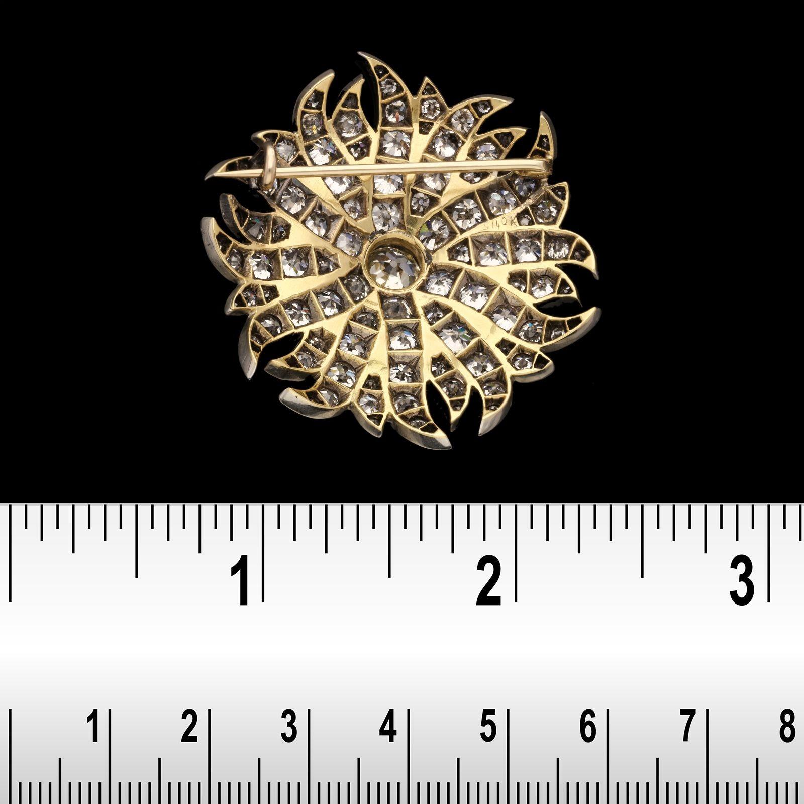 Antique Stunning Diamond Sun Burst Brooch Circa 1880s In Good Condition For Sale In London, GB