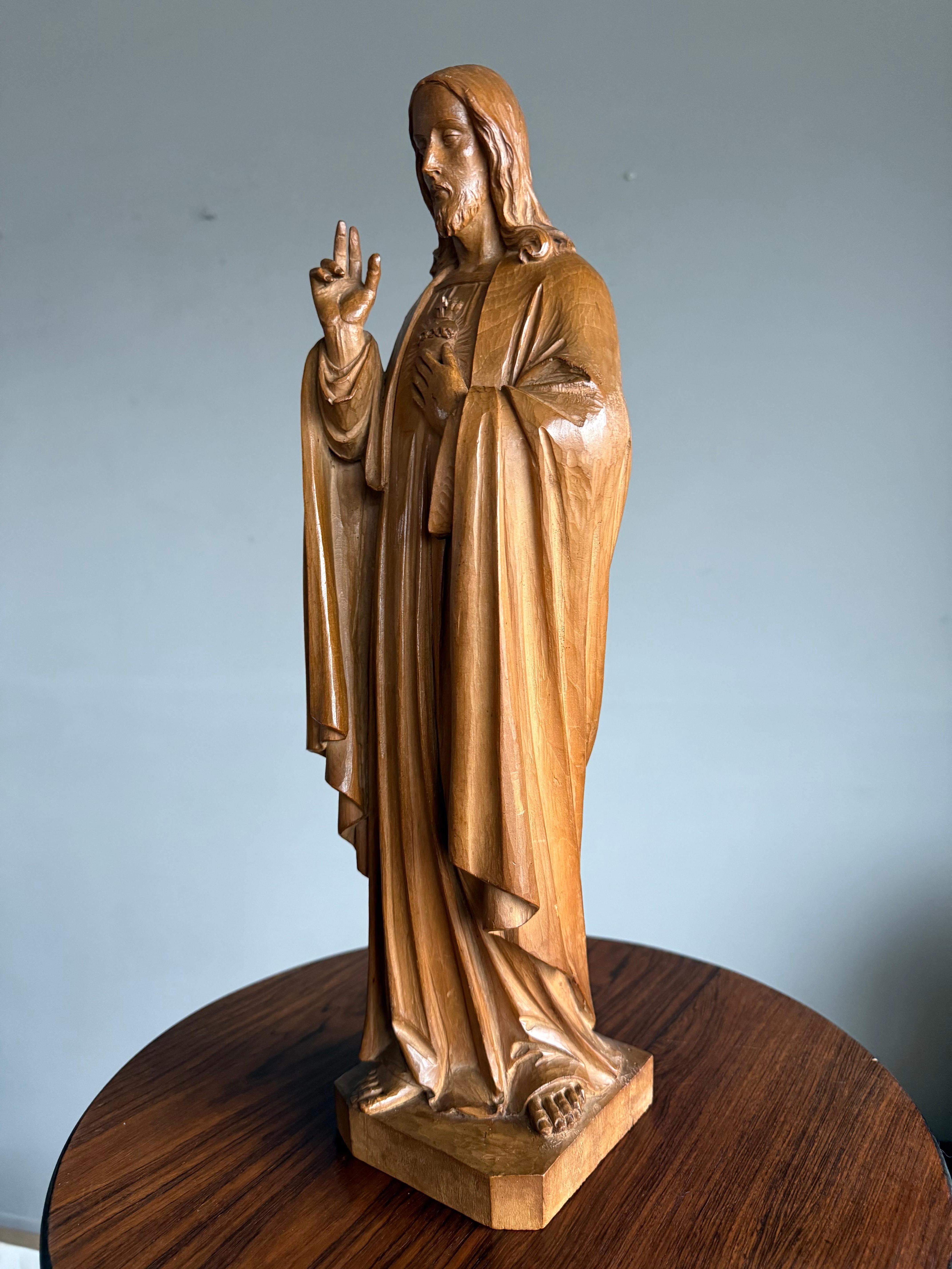 Antike und atemberaubende, handgeschnitzte Skulptur des heiligen Herzens Christi aus Holz von Geldorp im Angebot 3