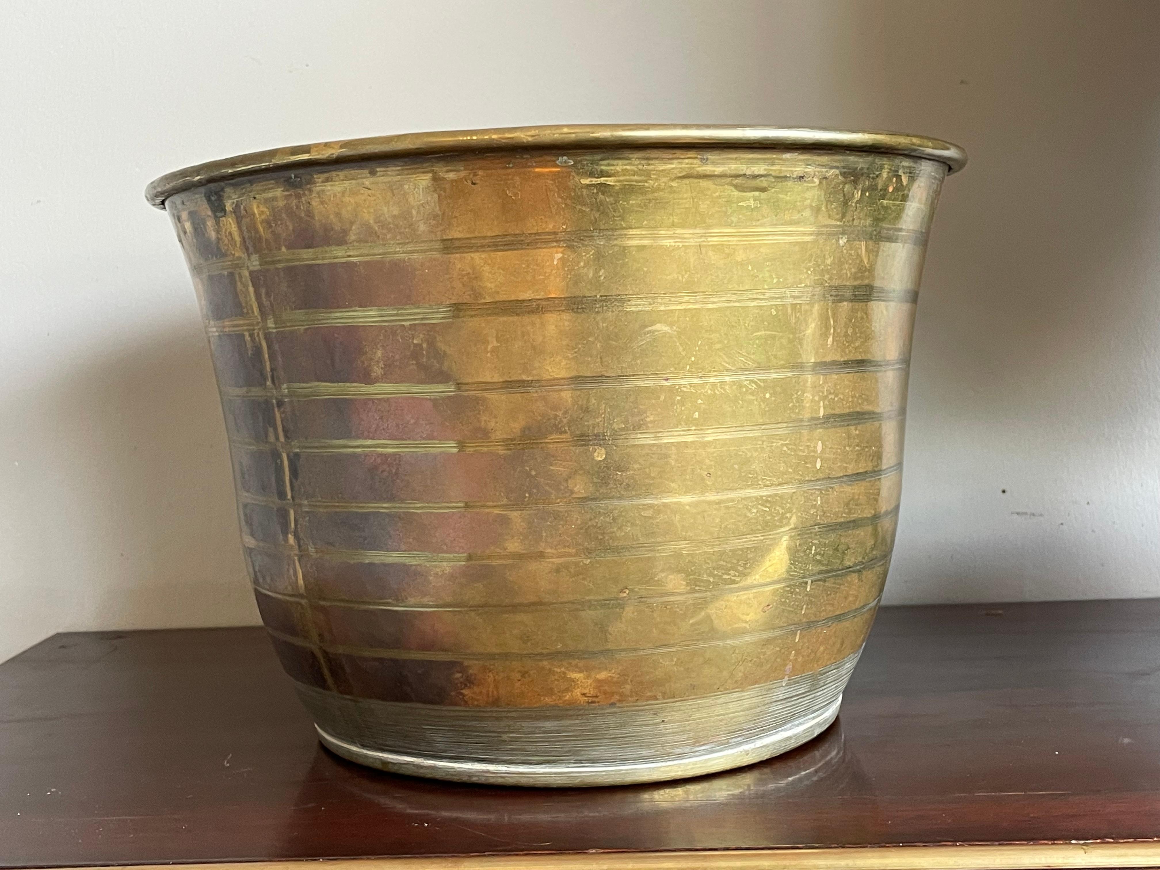 Antique & Stunningly Hand Carved Walnut Wooden Planter / Bucket with Brass Liner In Good Condition In Lisse, NL