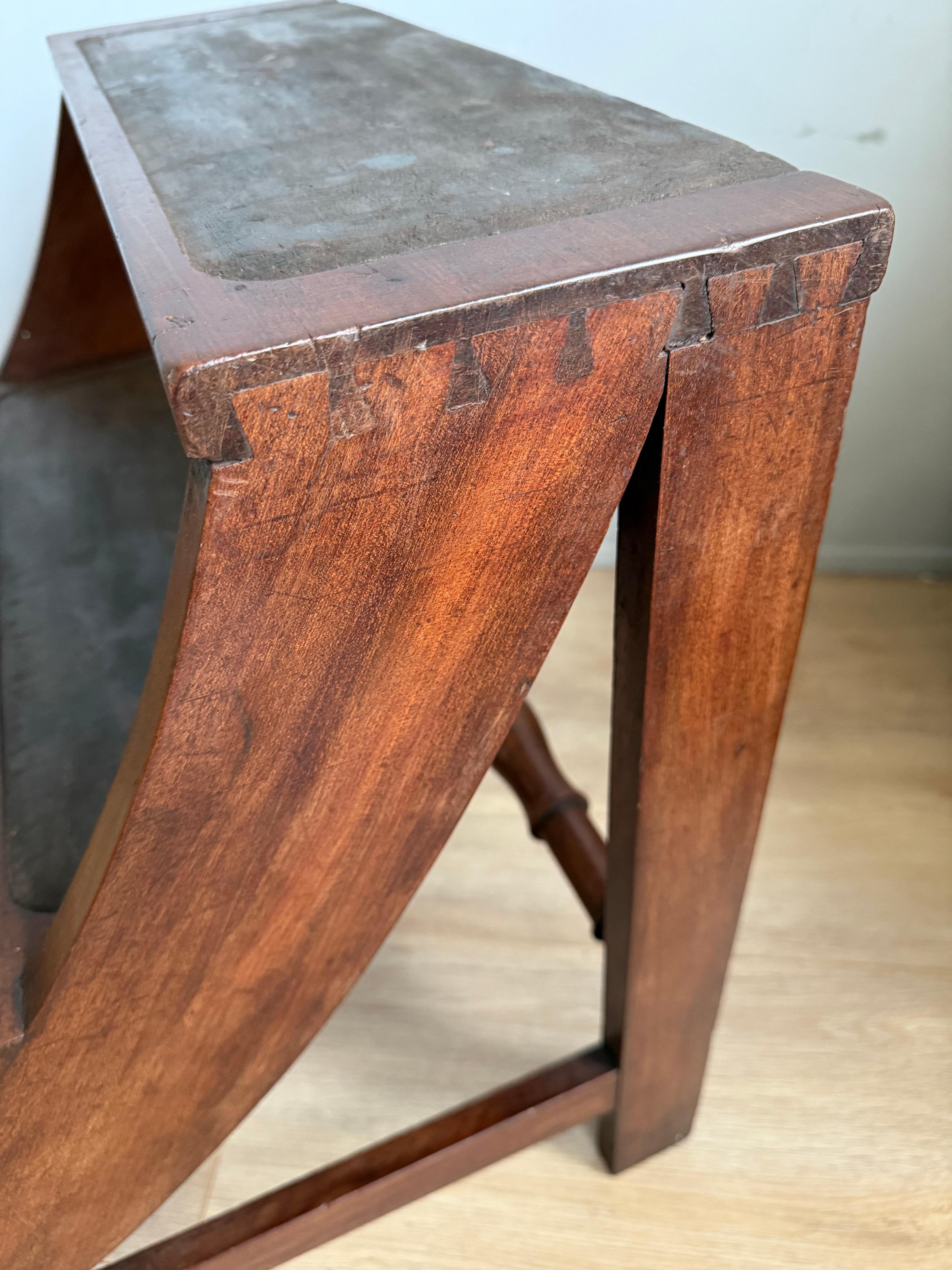 Scala per biblioteca antica e robusta in legno massiccio di teak dell'epoca tardo-vittoriana 1890 in vendita 6