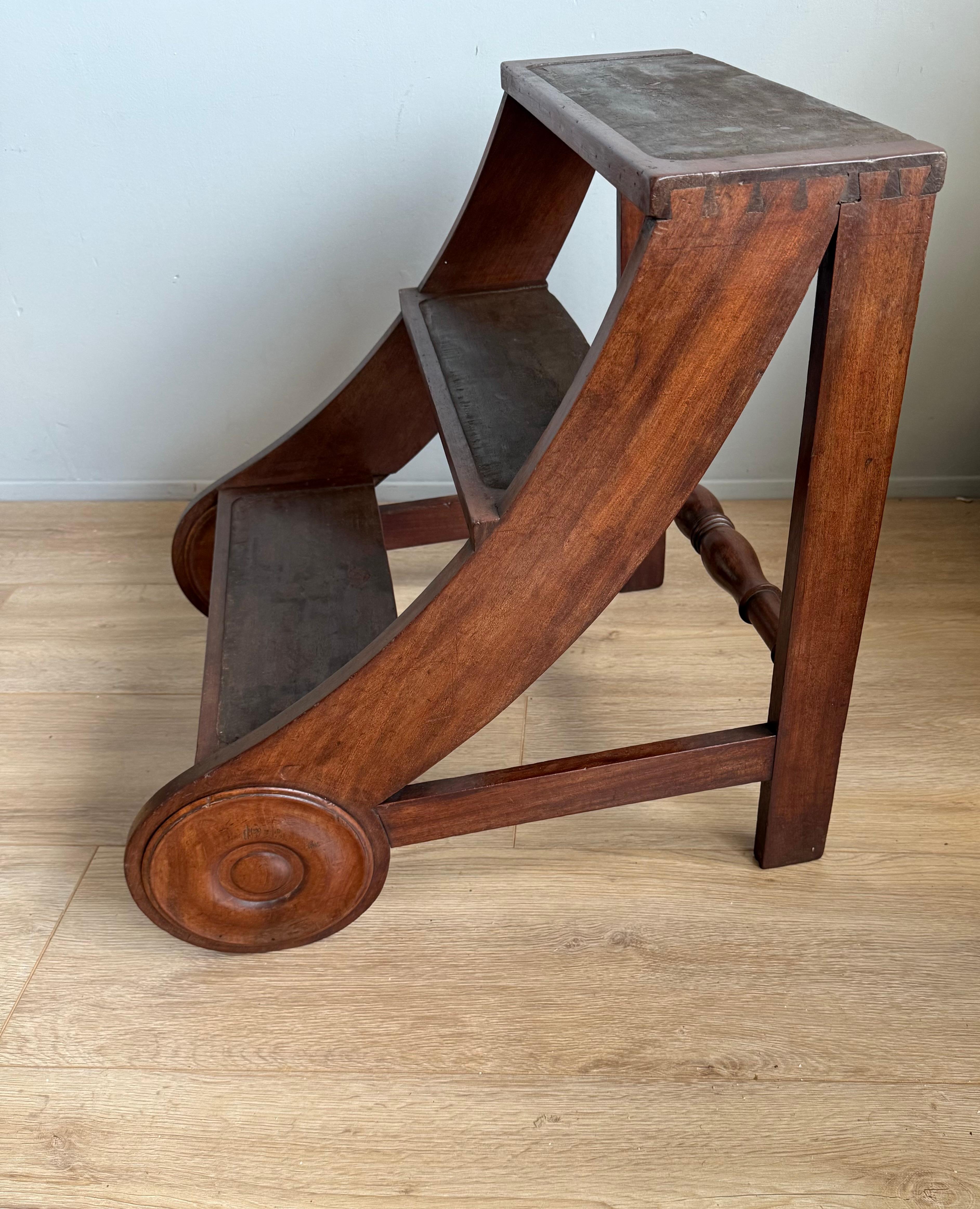 Scala per biblioteca antica e robusta in legno massiccio di teak dell'epoca tardo-vittoriana 1890 in vendita 8