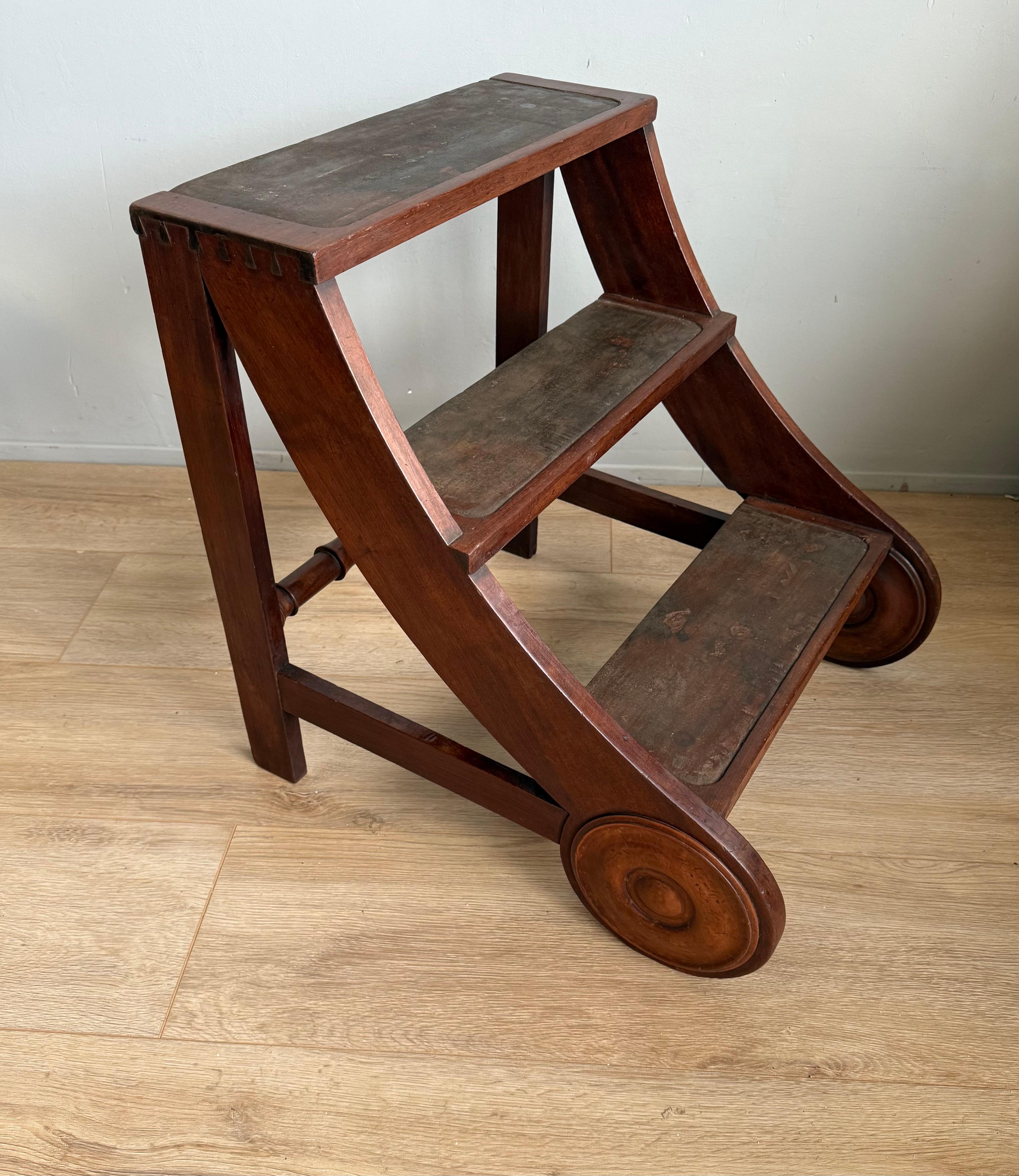 Scala per biblioteca antica e robusta in legno massiccio di teak dell'epoca tardo-vittoriana 1890 in vendita 11