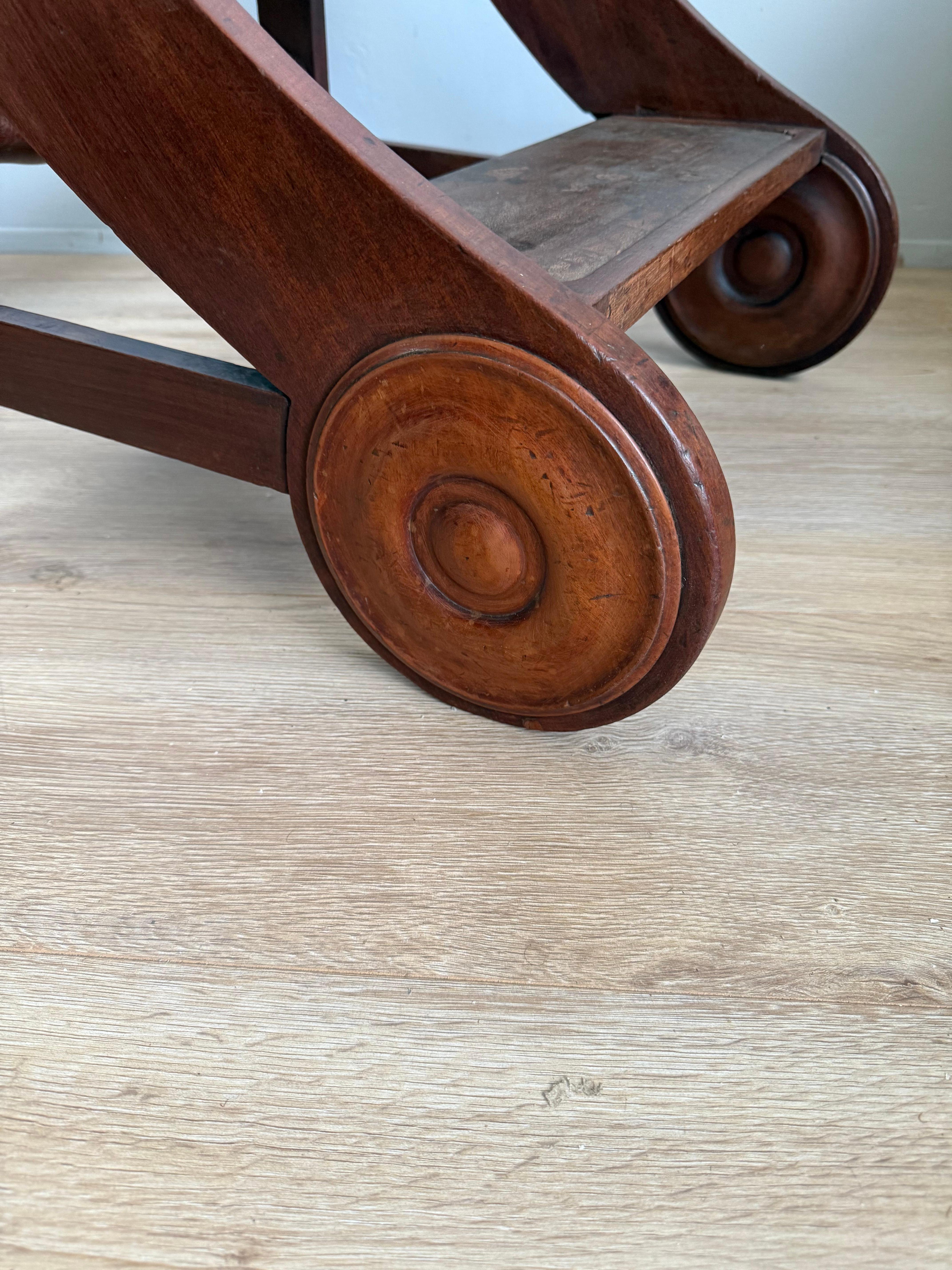 Europeo Scala per biblioteca antica e robusta in legno massiccio di teak dell'epoca tardo-vittoriana 1890 in vendita