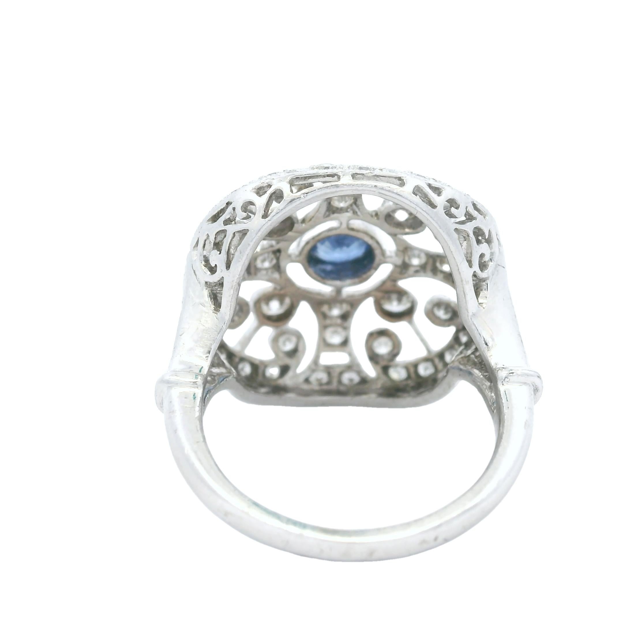 Antique-Style 14K White Gold Sapphire & Diamond Filigree Ring In Excellent Condition For Sale In Miami, FL