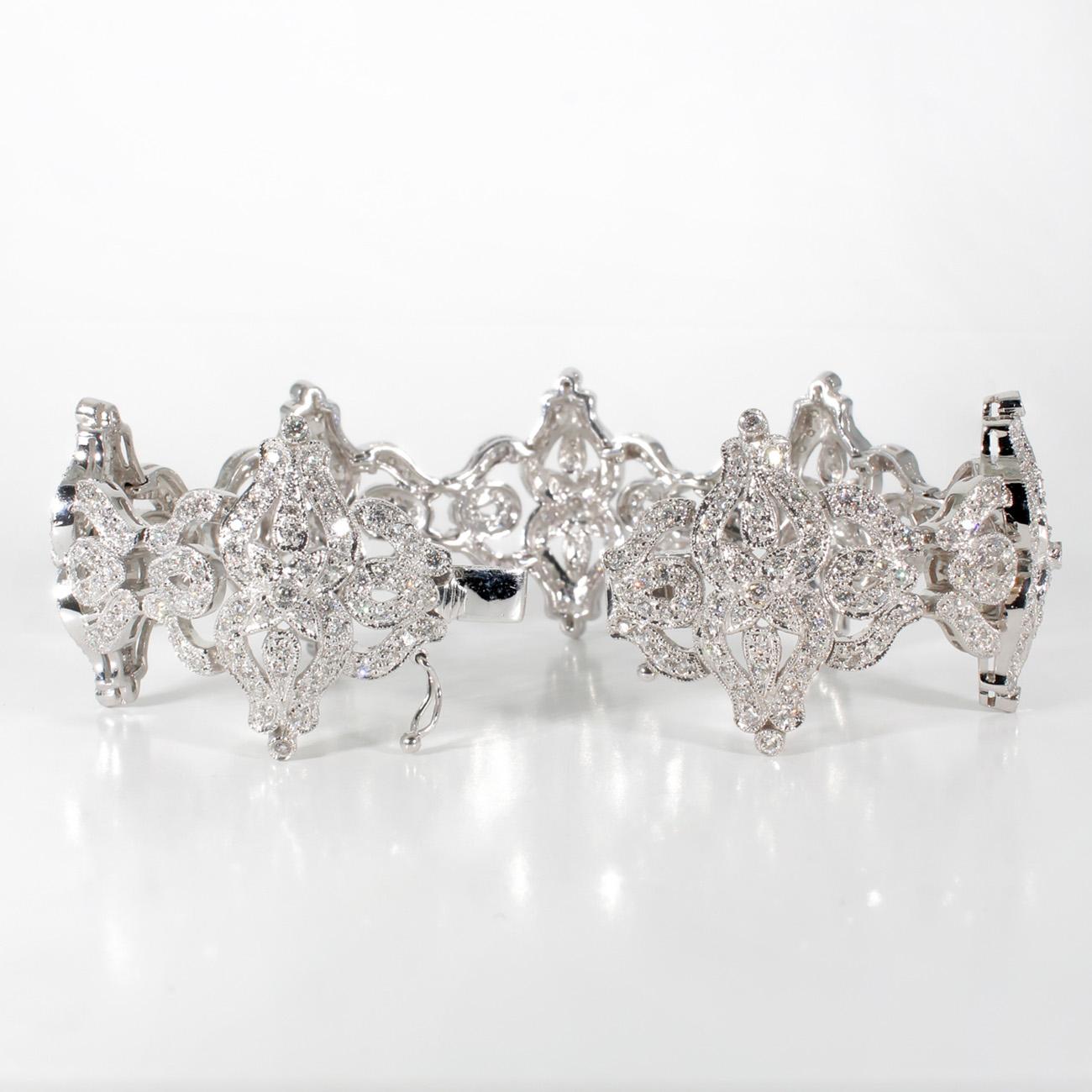 Antique Style Bracelet with Round Diamonds. D4.26ct.t.w. In New Condition For Sale In Los Angeles, CA