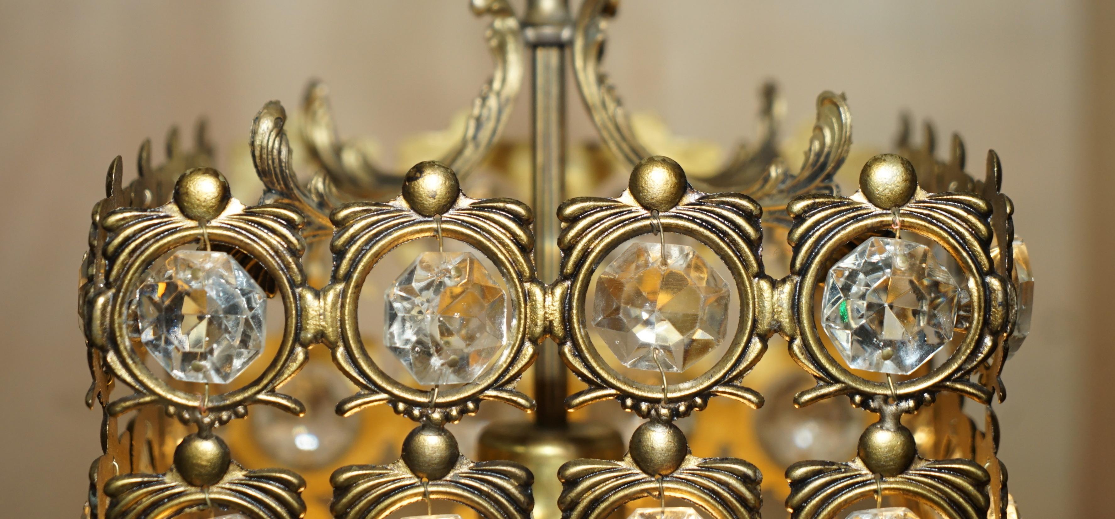 XXIe siècle et contemporain Antique Brass & Glass Crystal Cut Panging Pendent Lantern Ceiling Light (Lanterne suspendue en laiton et verre taillé)  en vente
