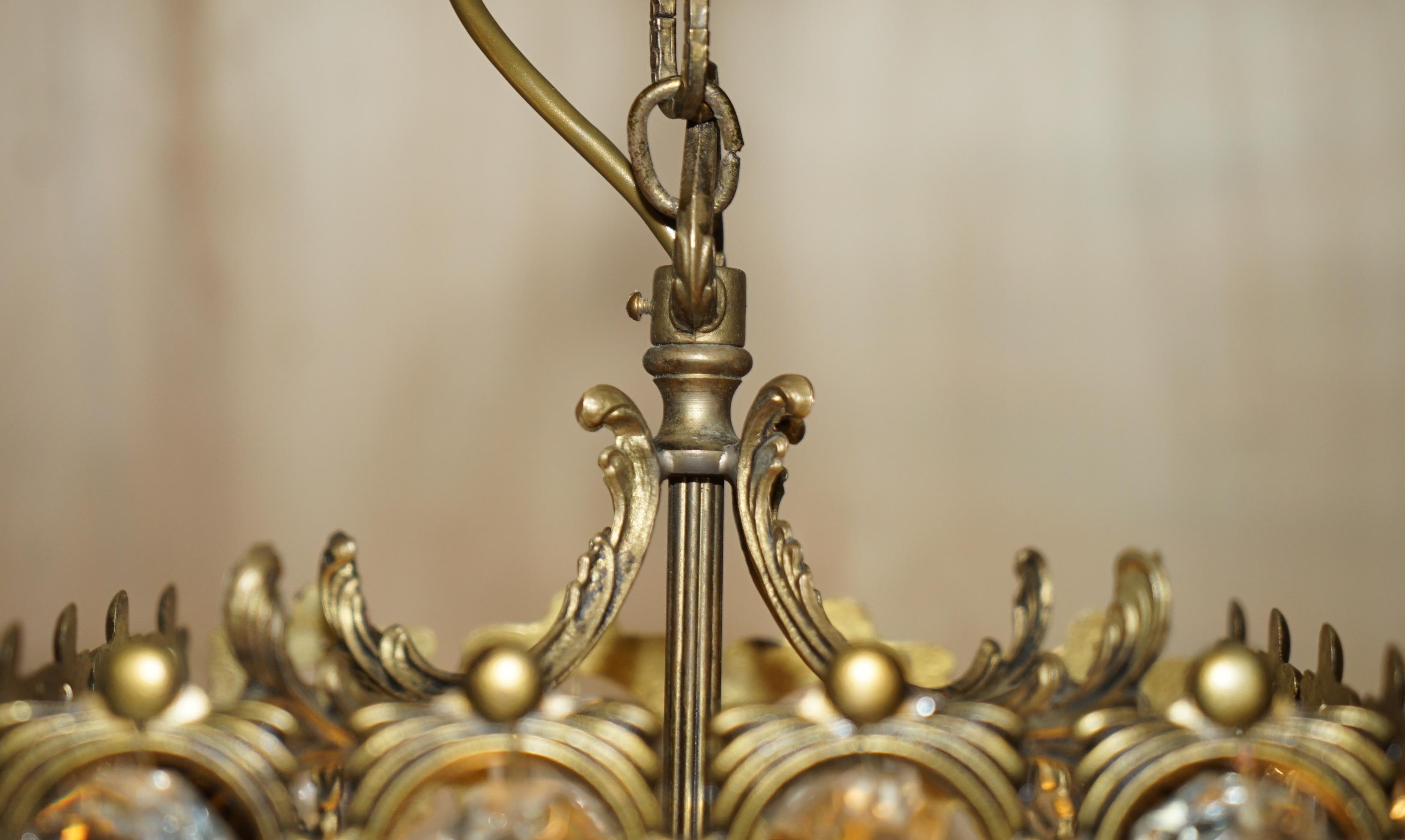 Laiton Antique Brass & Glass Crystal Cut Panging Pendent Lantern Ceiling Light (Lanterne suspendue en laiton et verre taillé)  en vente