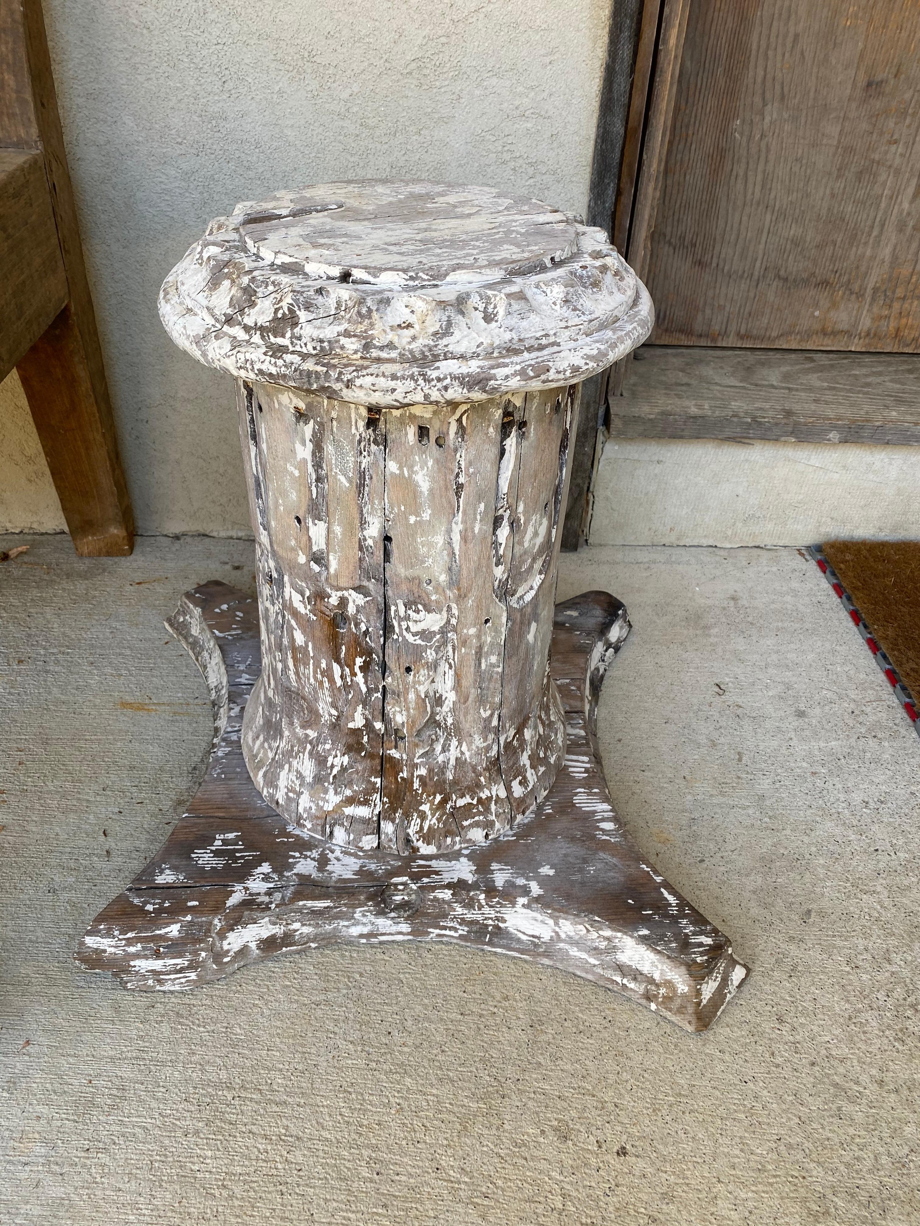 Nord-américain Colonne de style antique, socle en The Pedestal Wood en vente