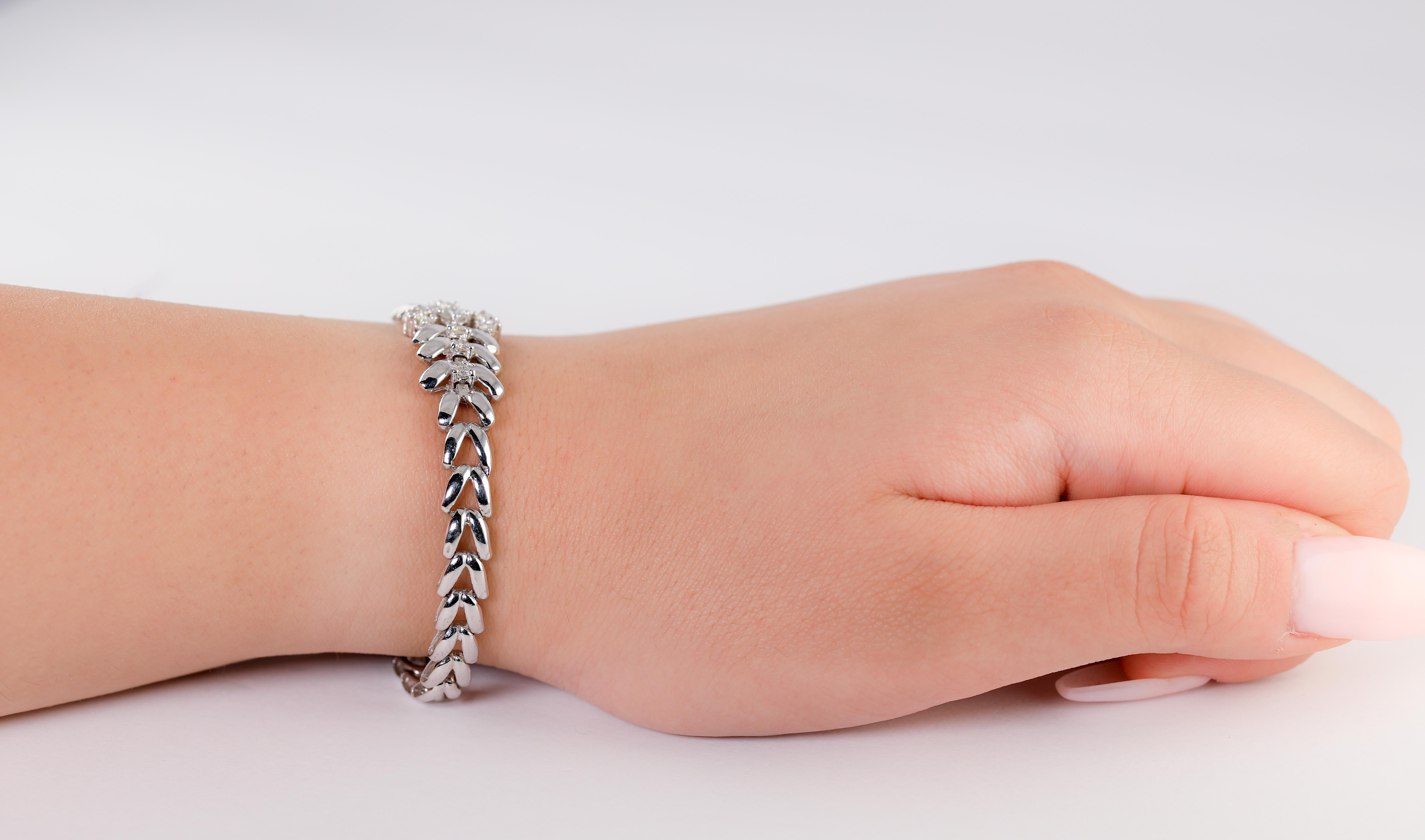 Bracciale in stile antico con diamanti ad alta lucentezza In condizioni Nuovo in vendita a Great Neck, NY
