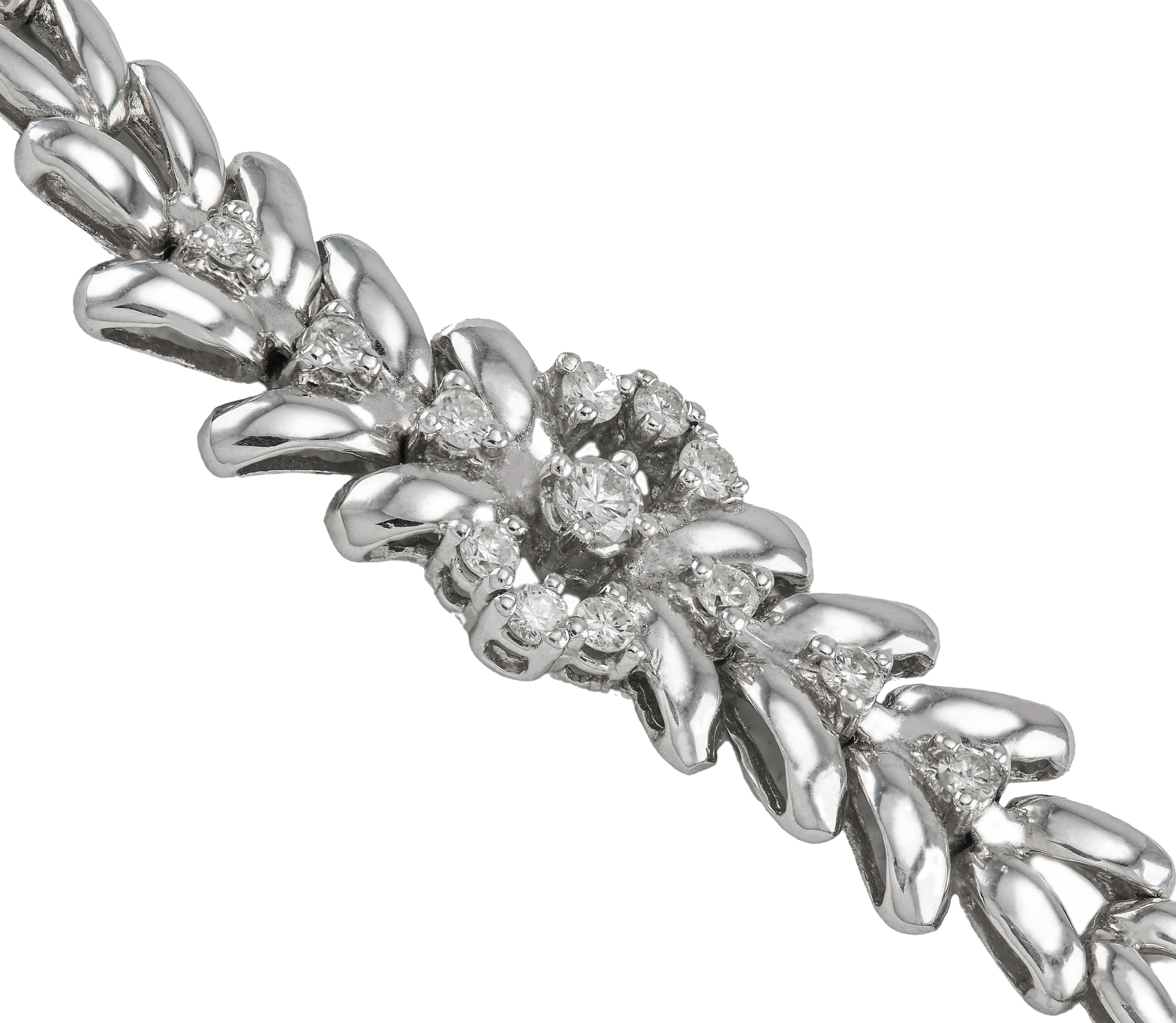 Antique Style Designed High Polish Diamond Bracelet In New Condition For Sale In Great Neck, NY