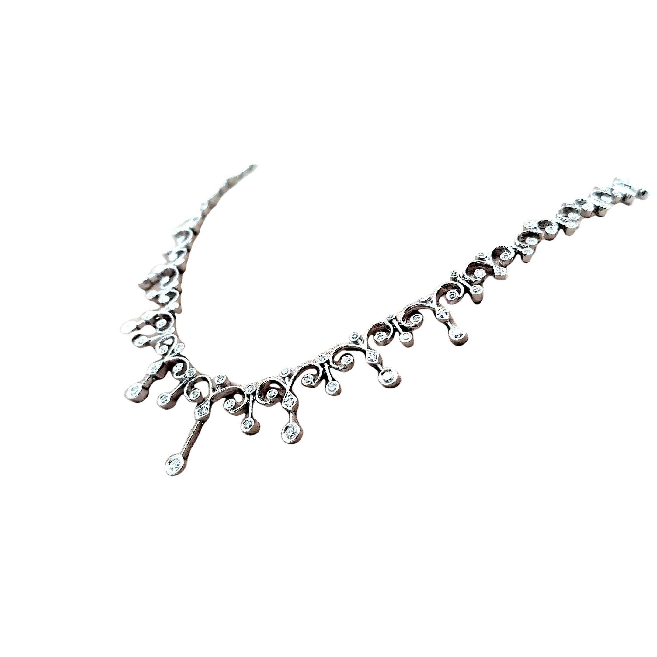 Contemporaneo Collana in filigrana d'oro bianco 18k con diamanti in stile antico in vendita