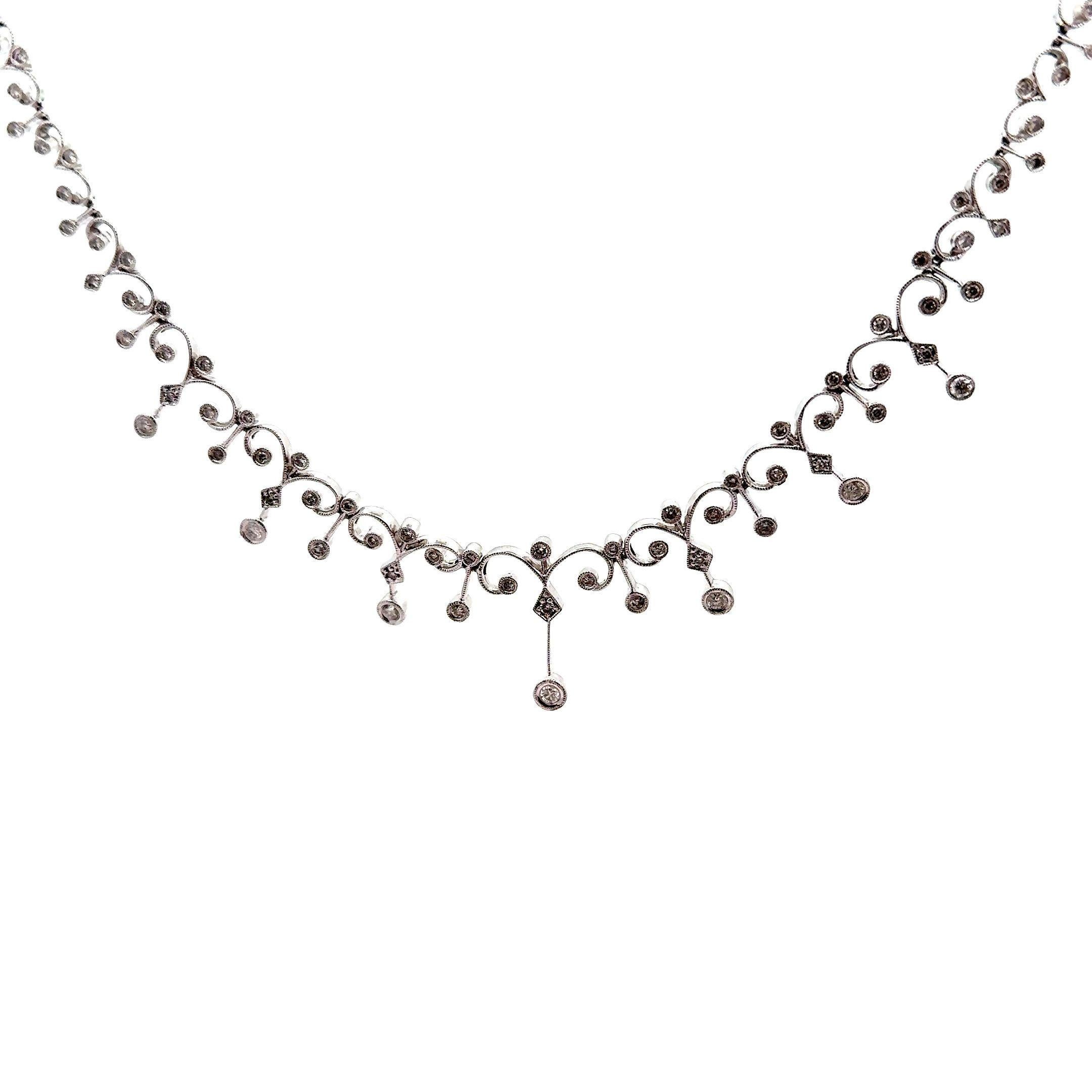 Taglio rotondo Collana in filigrana d'oro bianco 18k con diamanti in stile antico in vendita