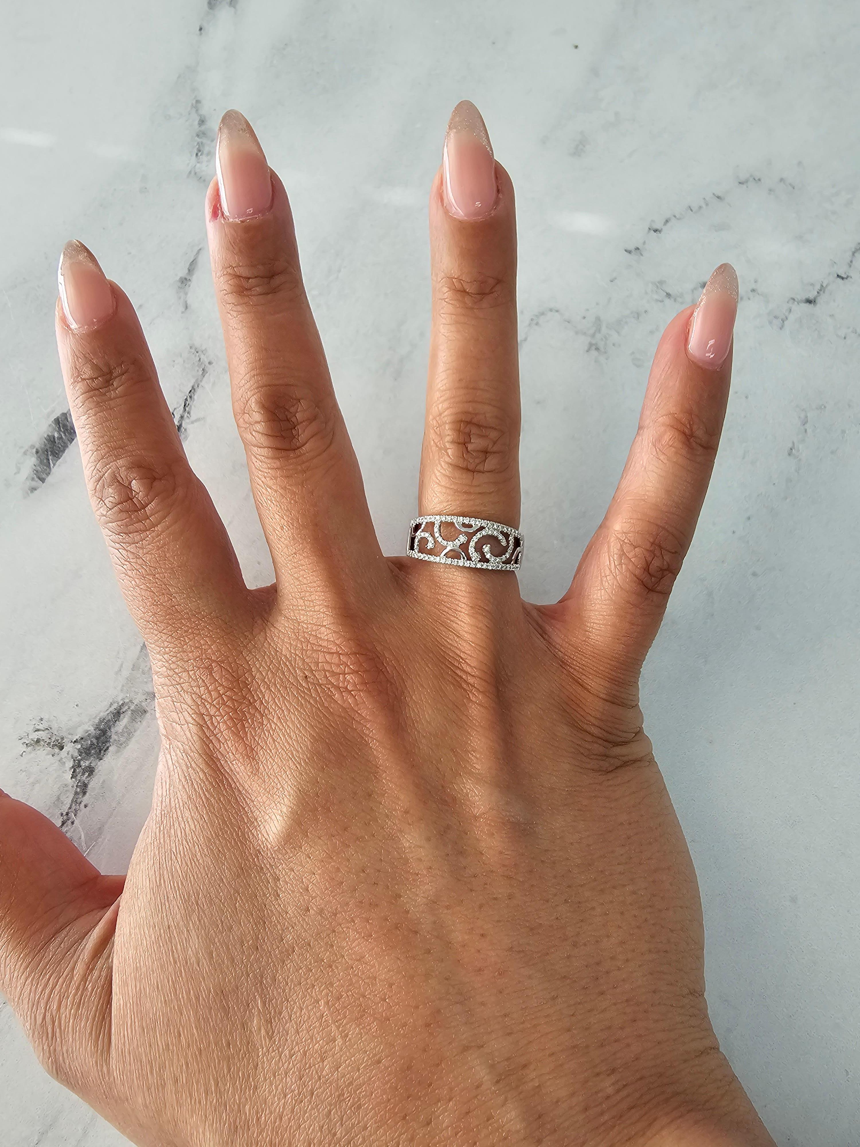 Round Cut Antique Style Diamond Ring 18k White Gold For Sale