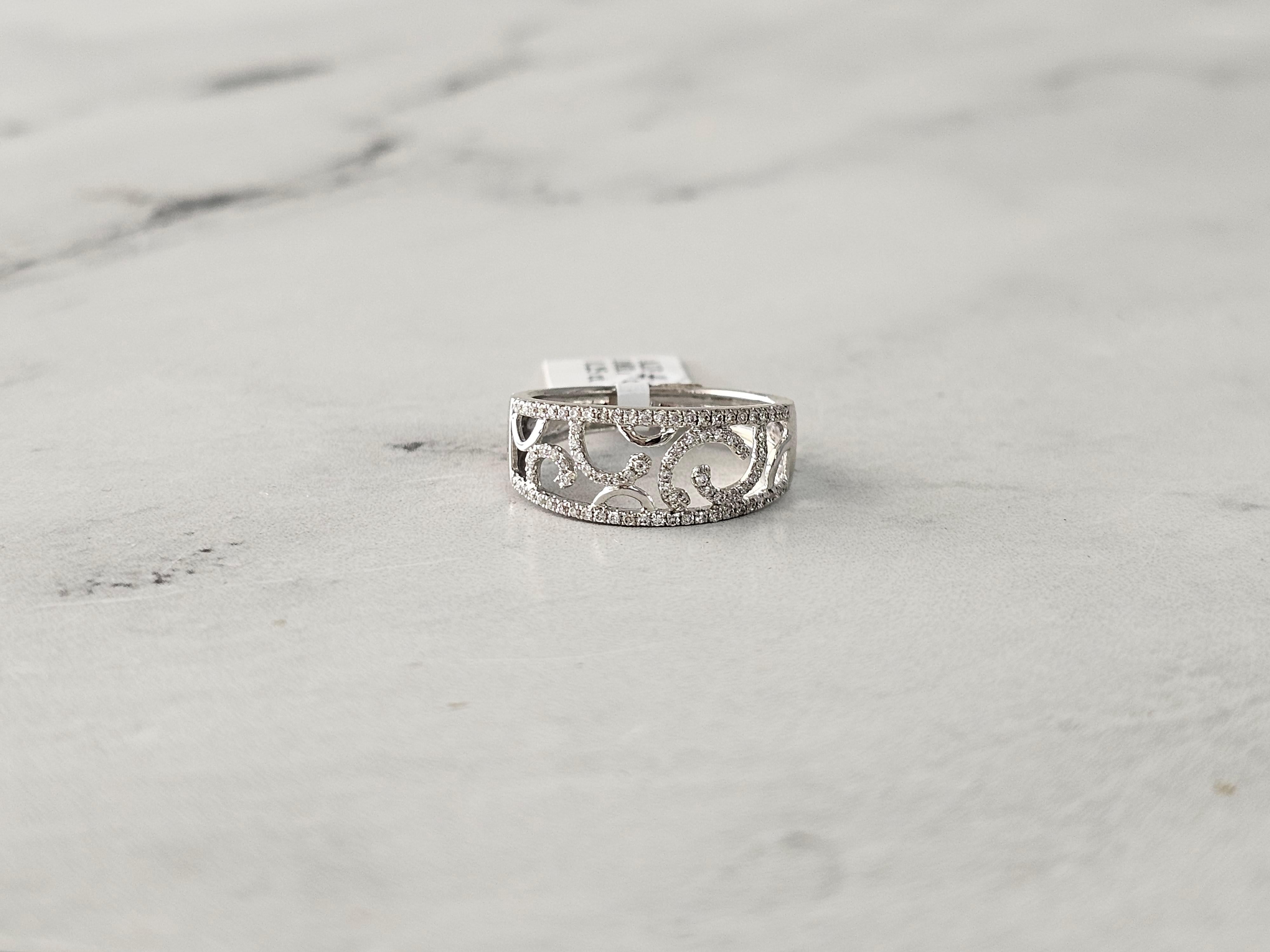 Antique Style Diamond Ring 18k White Gold In New Condition For Sale In Sugar Land, TX