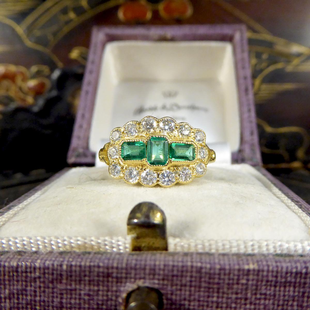 Antique Style Emerald and Diamond Boat Ring in 18ct Yellow Gold For Sale 1