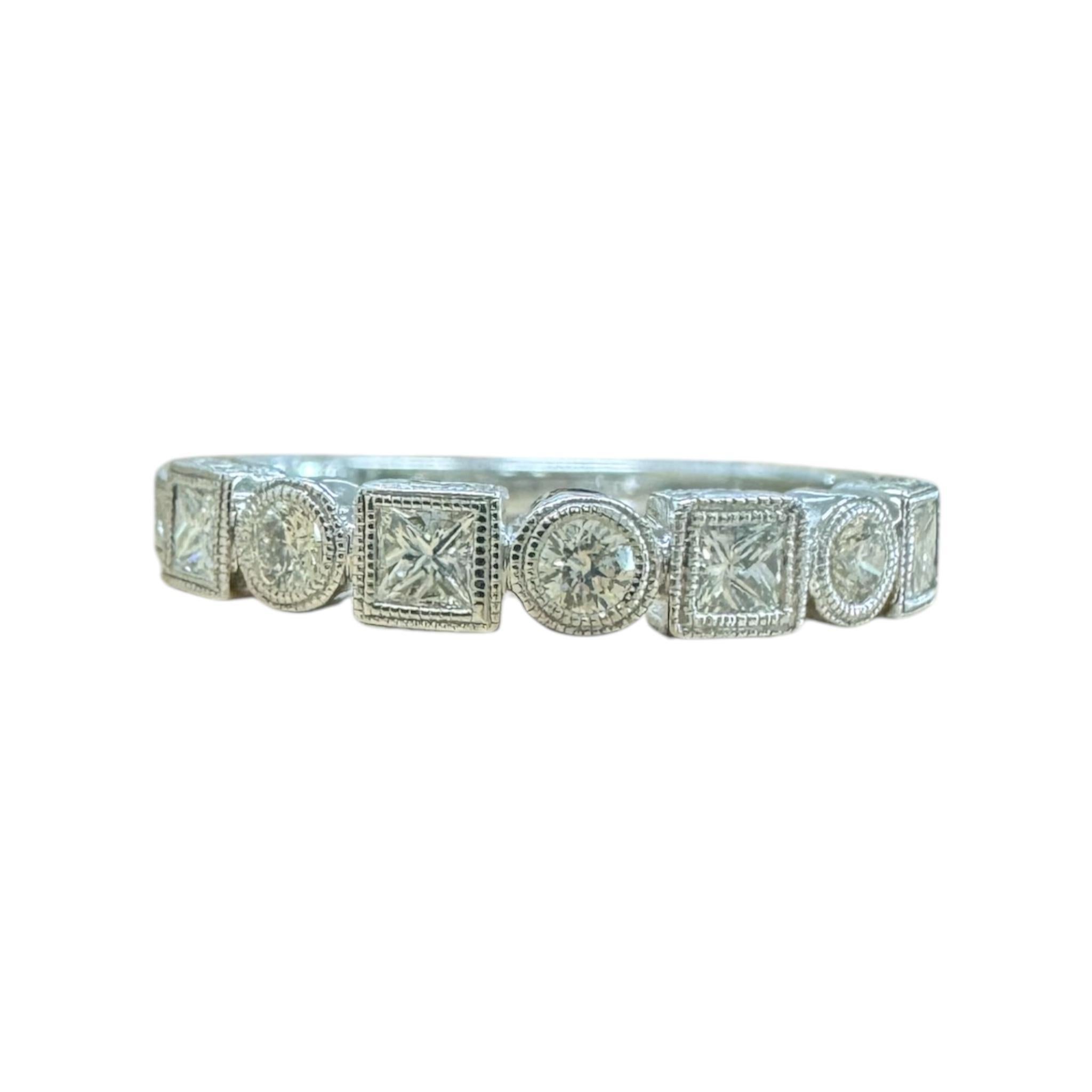 Antique Style Engraved Diamond Wedding Band 14K White Gold In Excellent Condition For Sale In Montgomery, AL