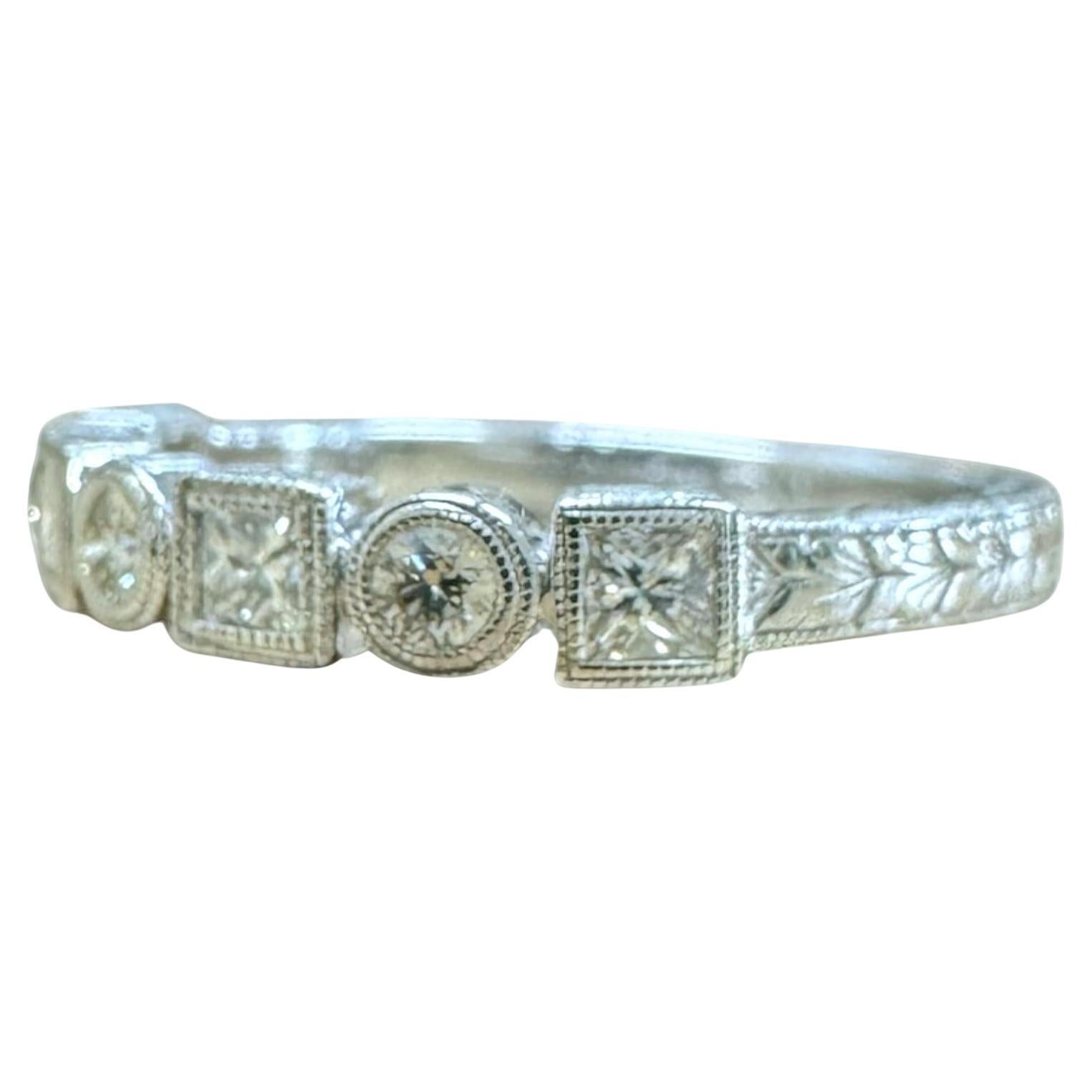 Alianza de Diamantes Grabada Estilo Antiguo 14K Oro Blanco