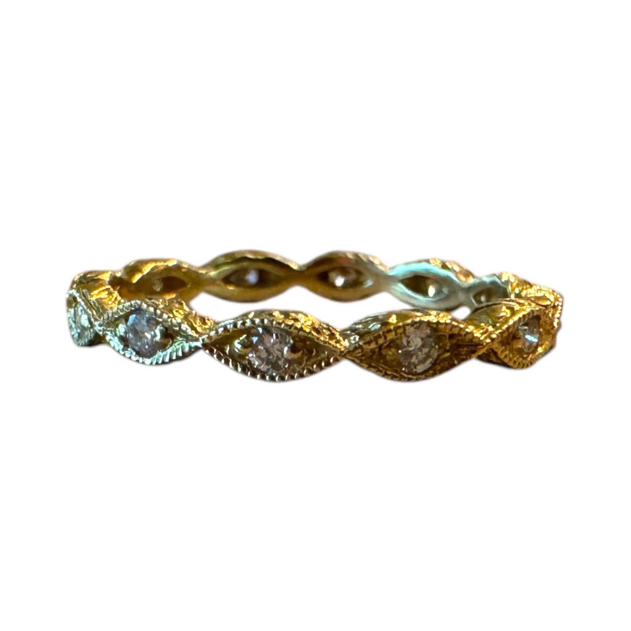 Alianza de Diamante Eternidad Grabada Estilo Antiguo Oro Amarillo 14K en Excelente estado para la venta en Montgomery, AL