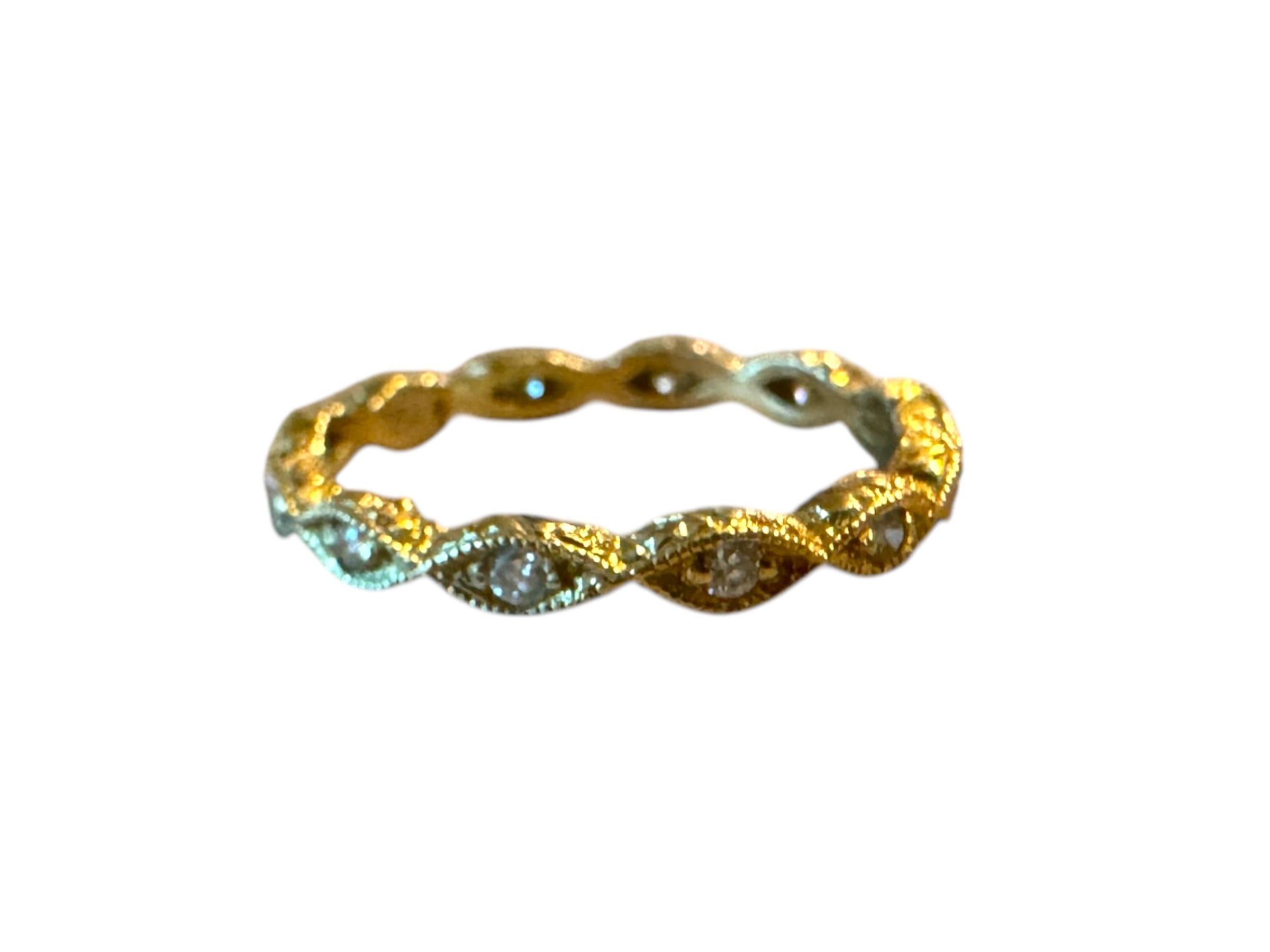 Alianza de Diamante Eternidad Grabada Estilo Antiguo Oro Amarillo 14K en venta 1