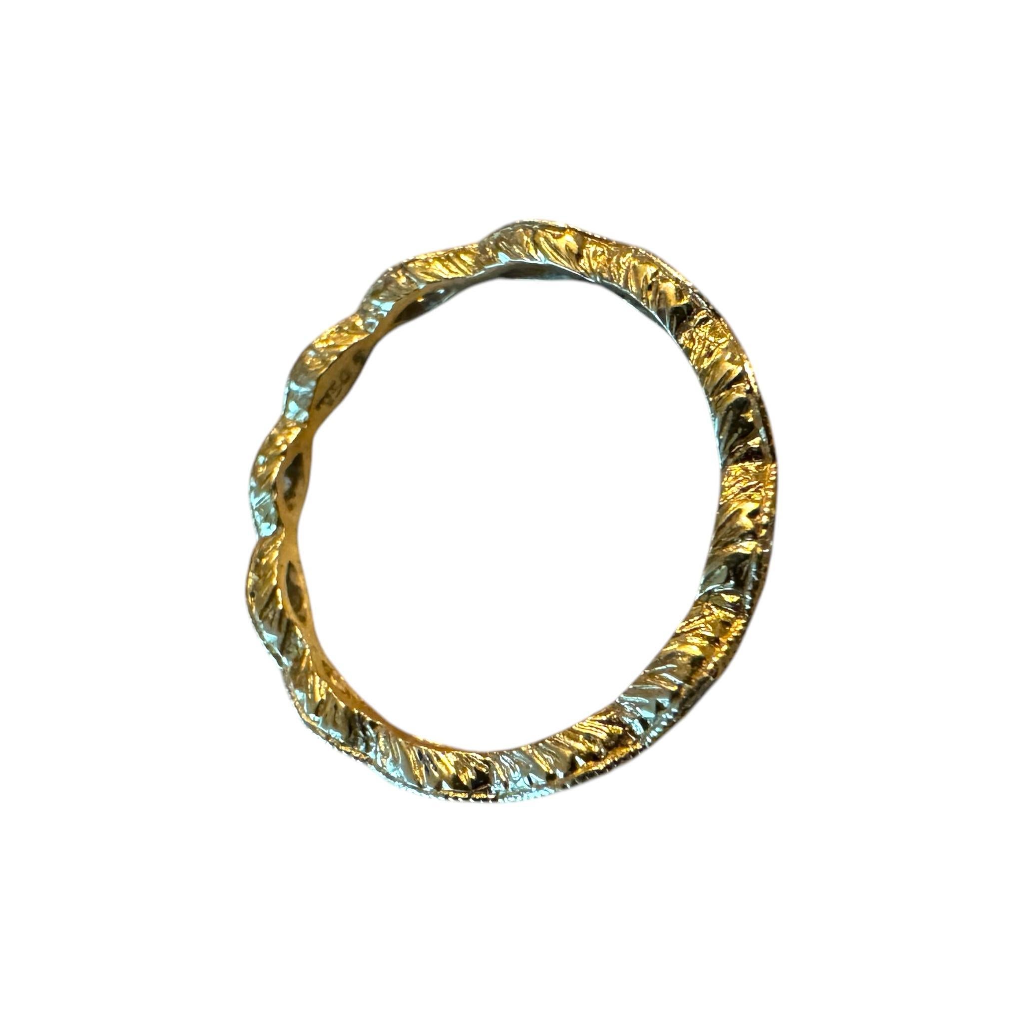 Alianza de Diamante Eternidad Grabada Estilo Antiguo Oro Amarillo 14K en venta 2