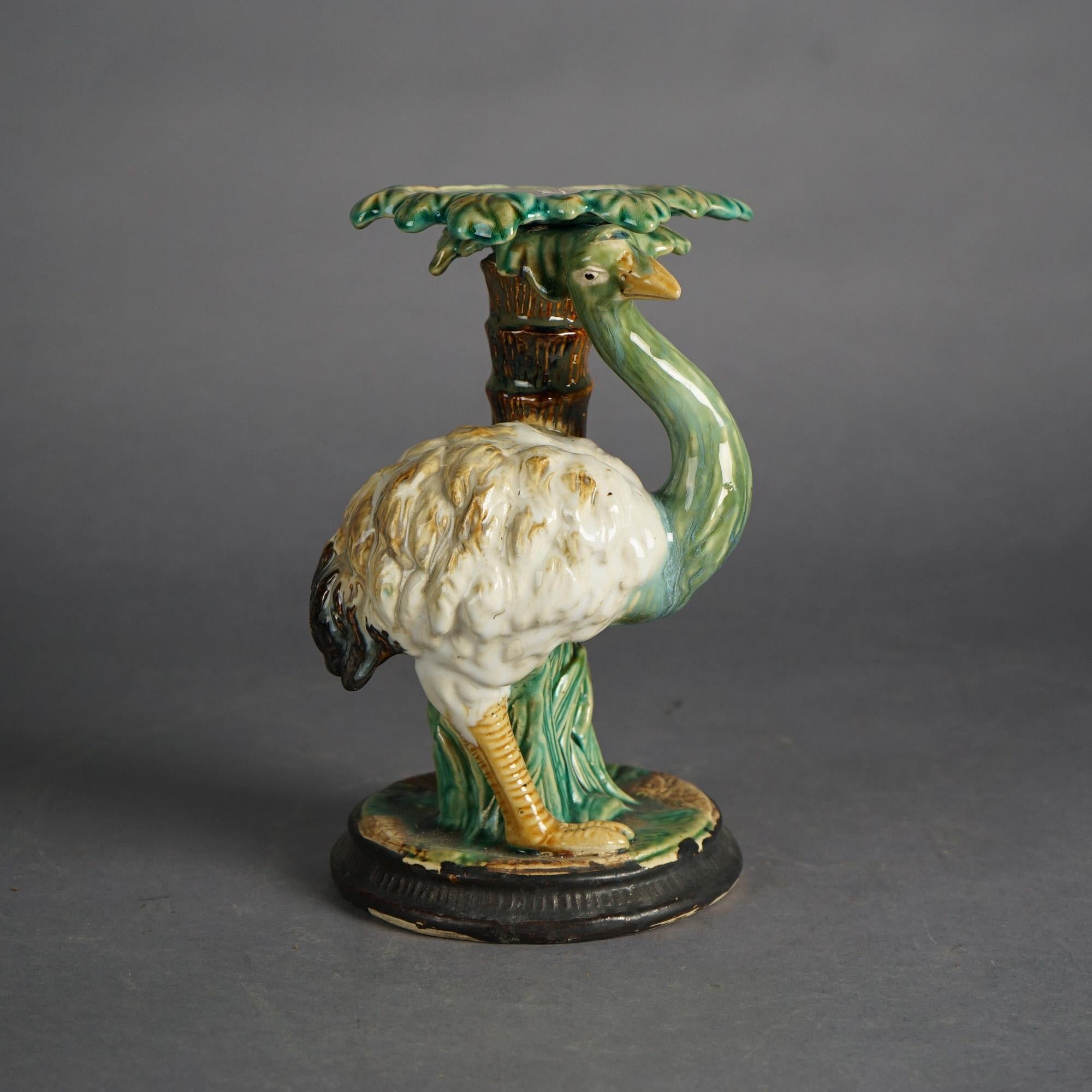 Antiker figuraler Majolika-Keramik Stand mit Emu und Palme, 20. (20. Jahrhundert) im Angebot