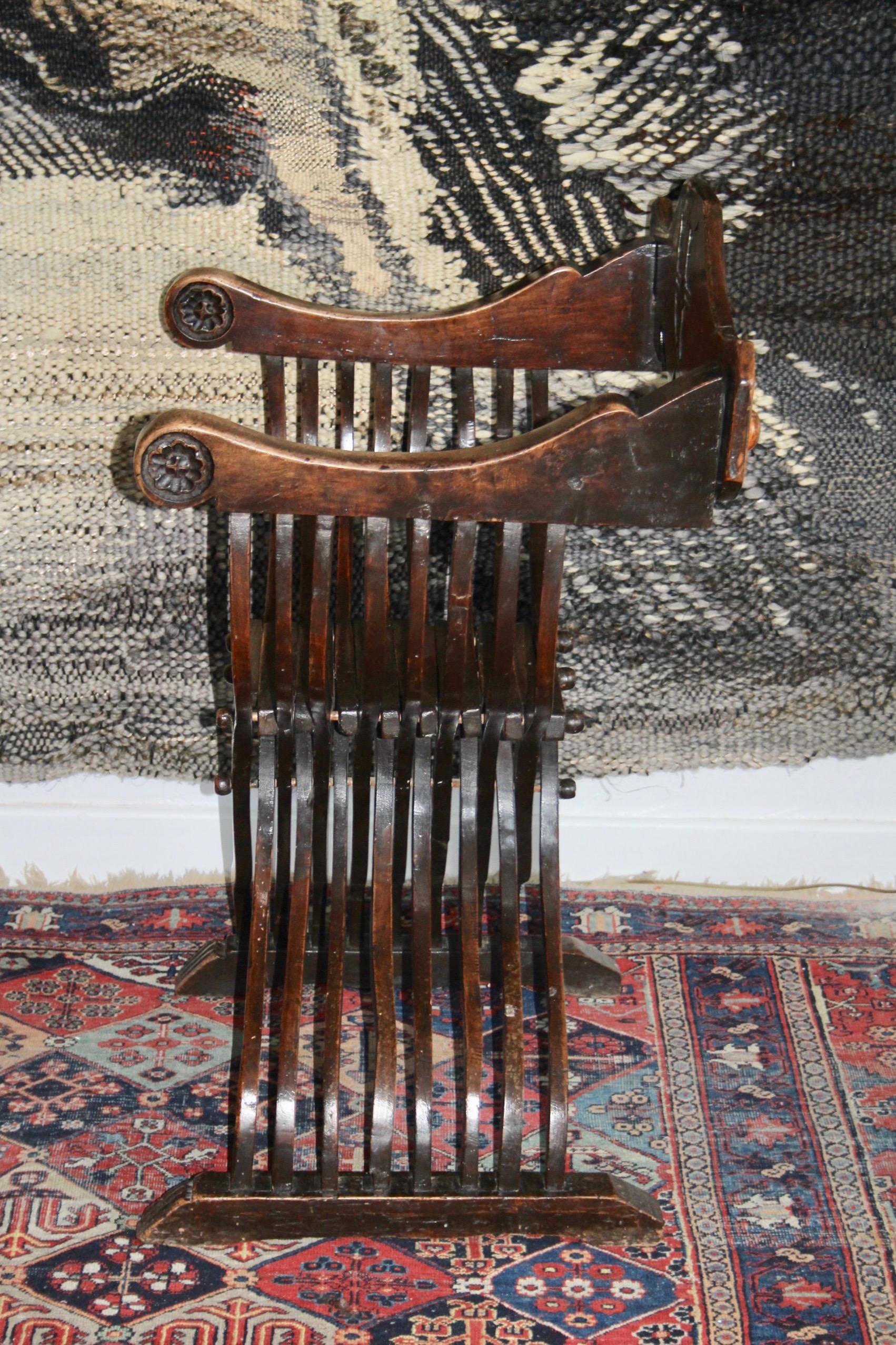 Antique style folding chair For Sale 5