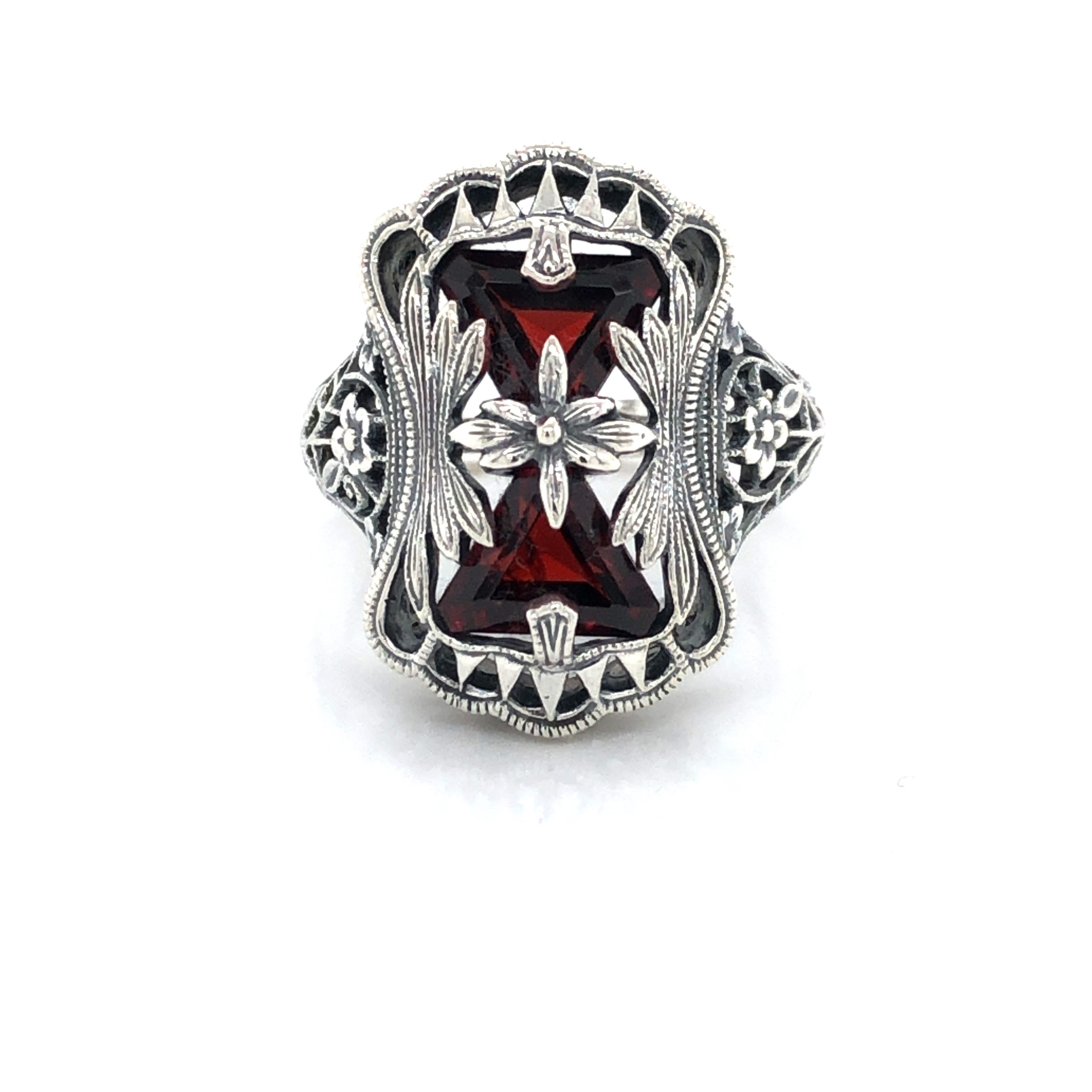 Antique Style Garnet Sterling Silver Ring 2
