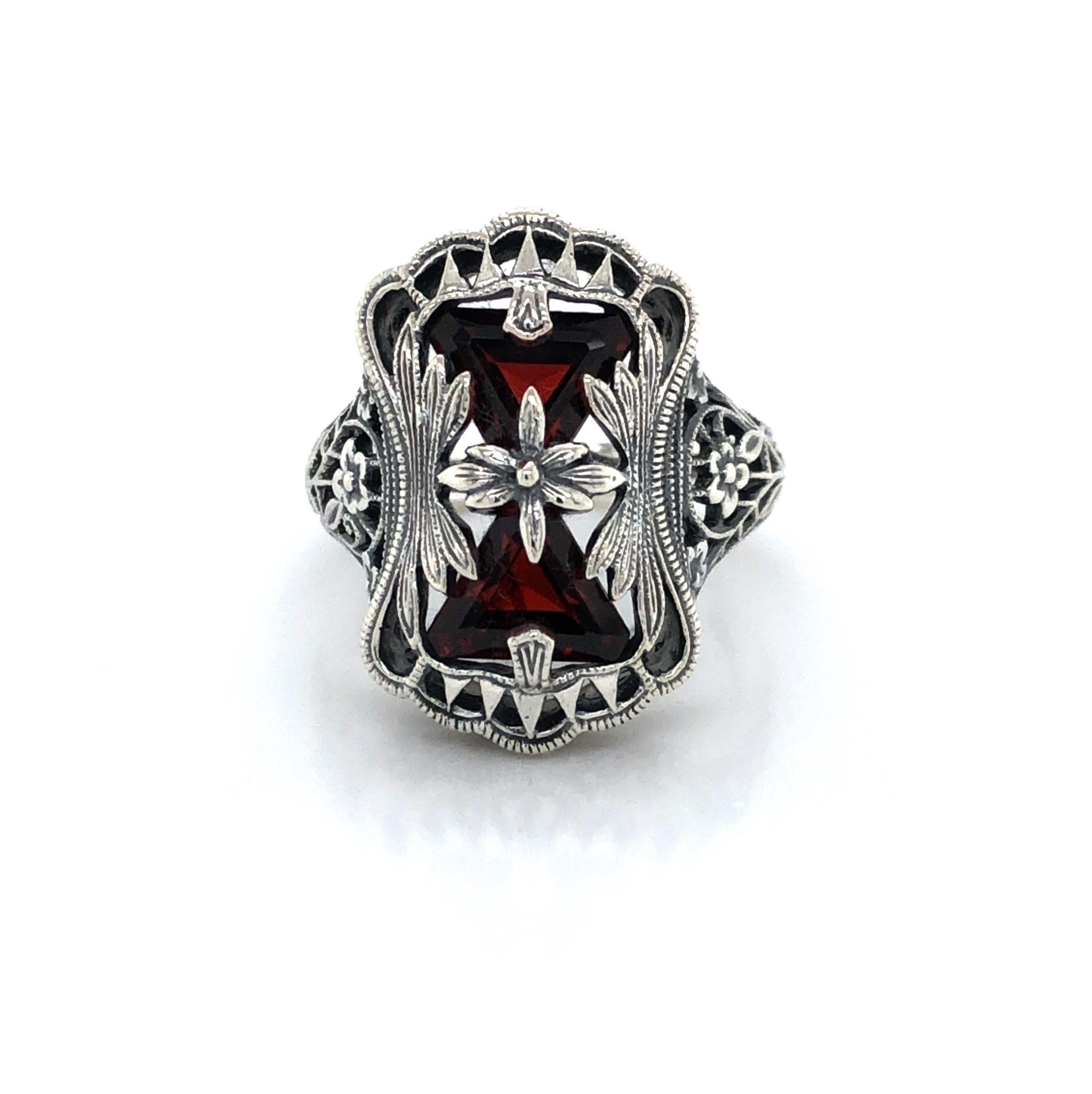 Antique Style Garnet Sterling Silver Ring 4