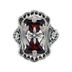 Antiker Granat-Ring aus Sterlingsilber