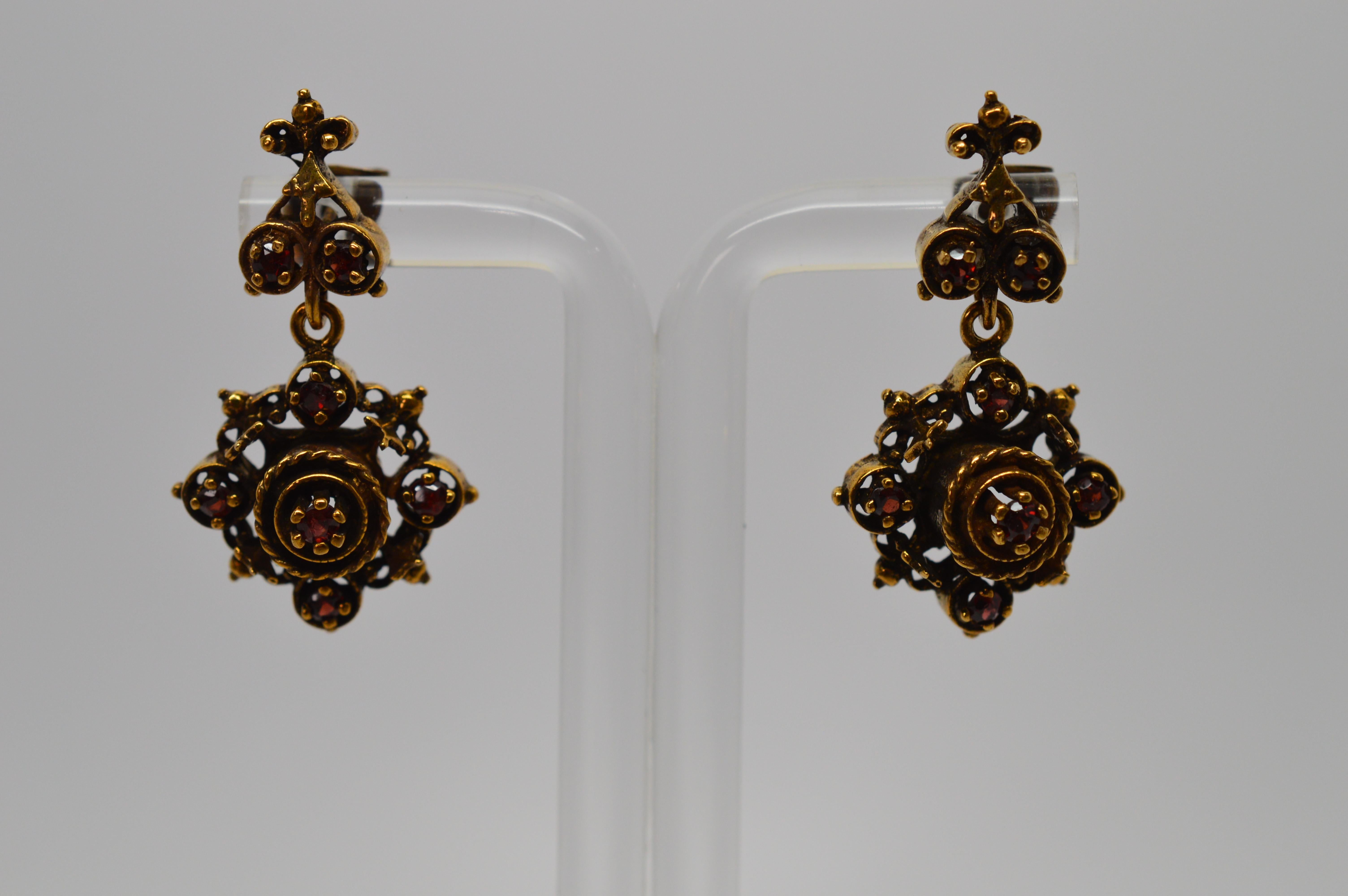 Early Victorian Victorian Style Garnet Yellow Gold Medallion Drop Earrings For Sale