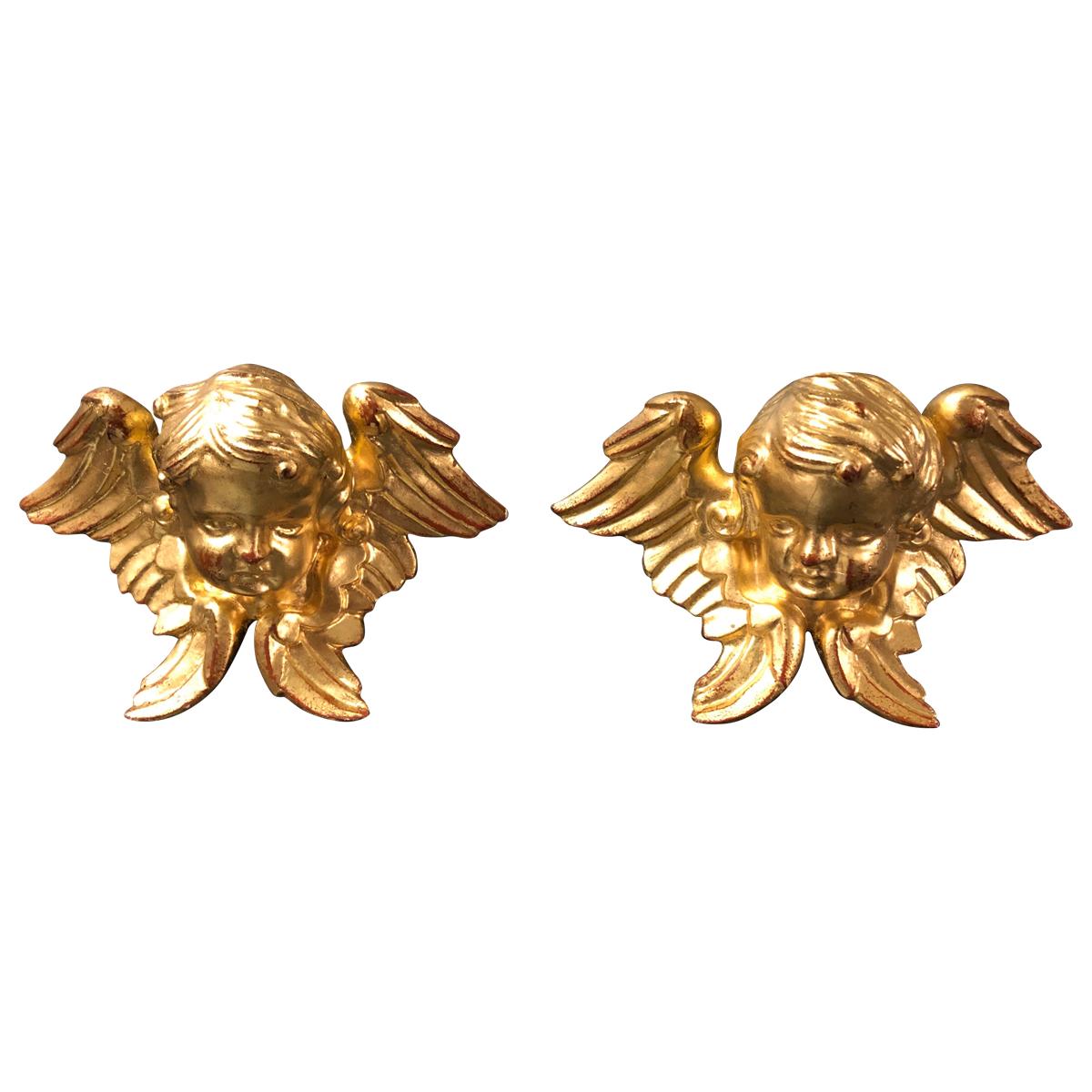 Antique Style Giltwood Pair of Small Sculpted Wood Winged Angels For Sale