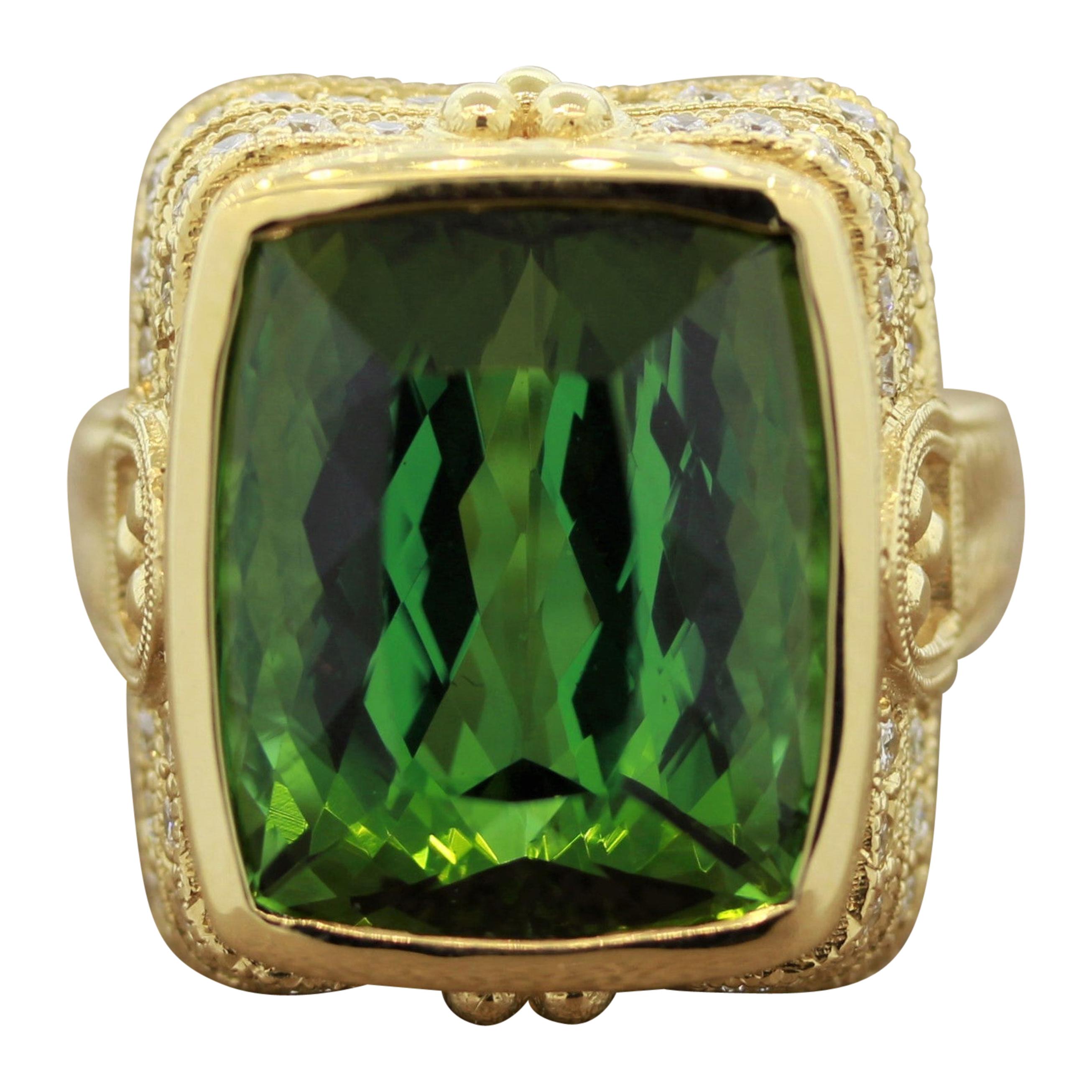 Bague cocktail en or et diamants avec tourmaline verte de style ancien en vente