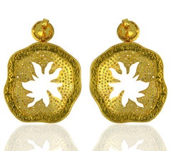 Antike Ohrringe im antiken Stil gehämmerte 18 Karat Gold Palme 3,63 Karat Diamant