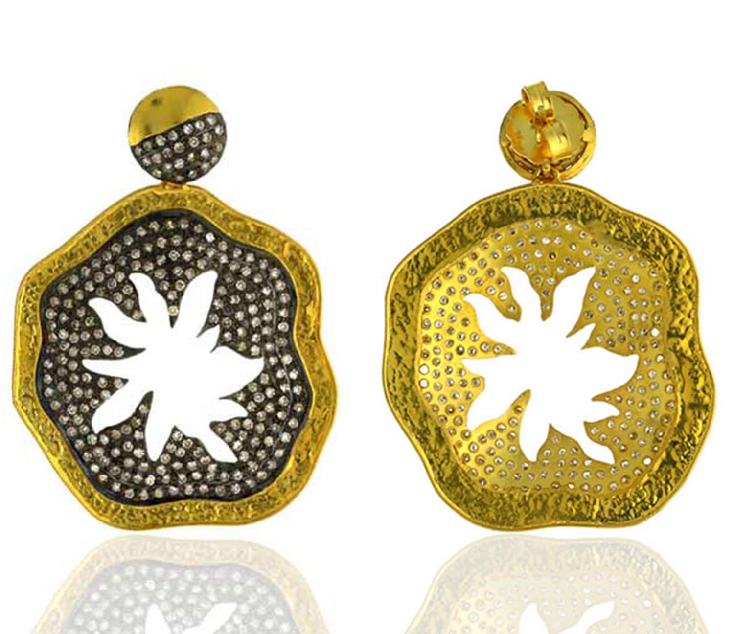 Artisan Antique Style Hammered 18 Karat Gold Palm 3.63 Carat Diamond Earrings For Sale