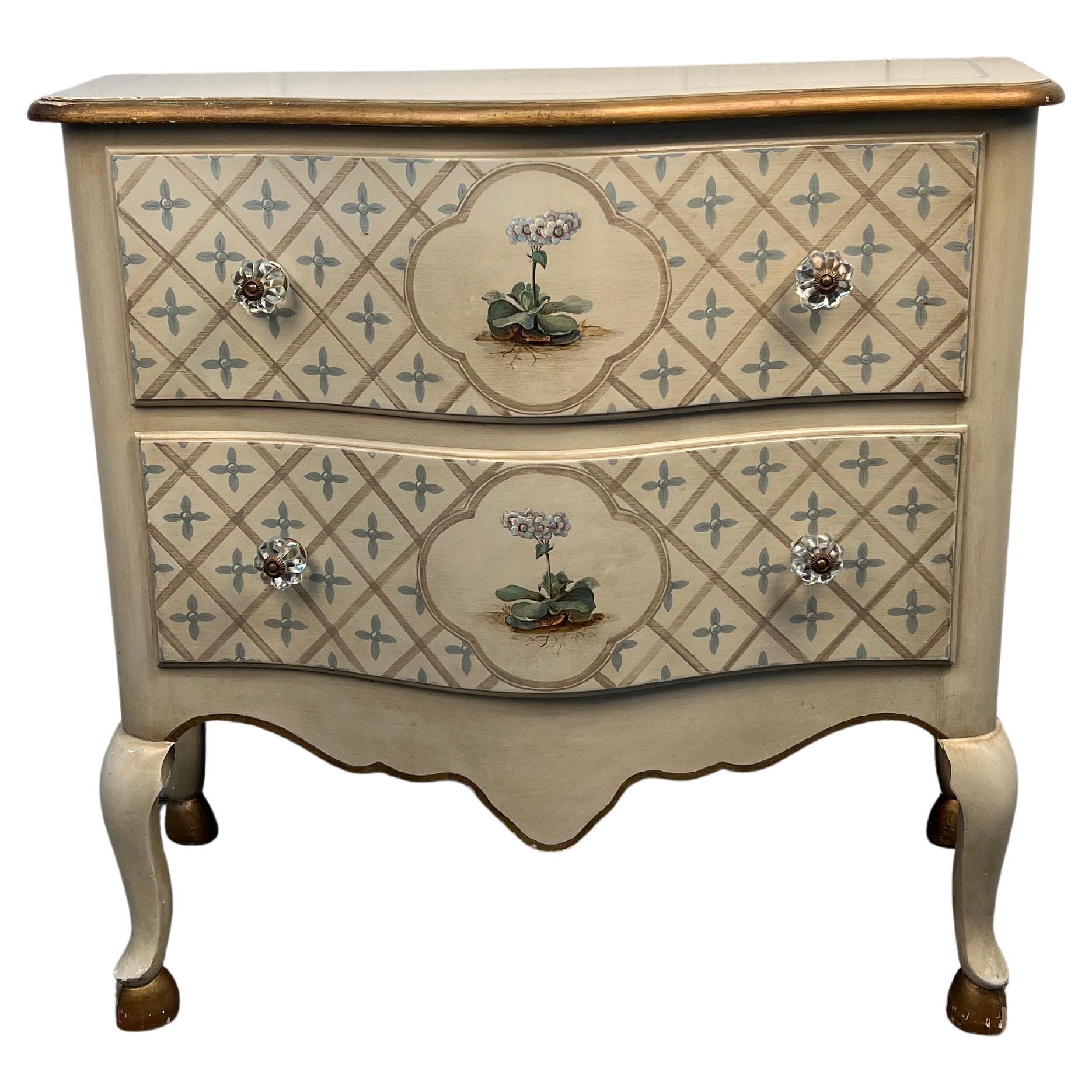 Commode rococo florale peinte à la main, de style ancien en vente