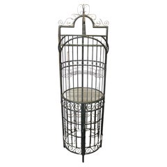 Armadio da vino in ferro in stile antico