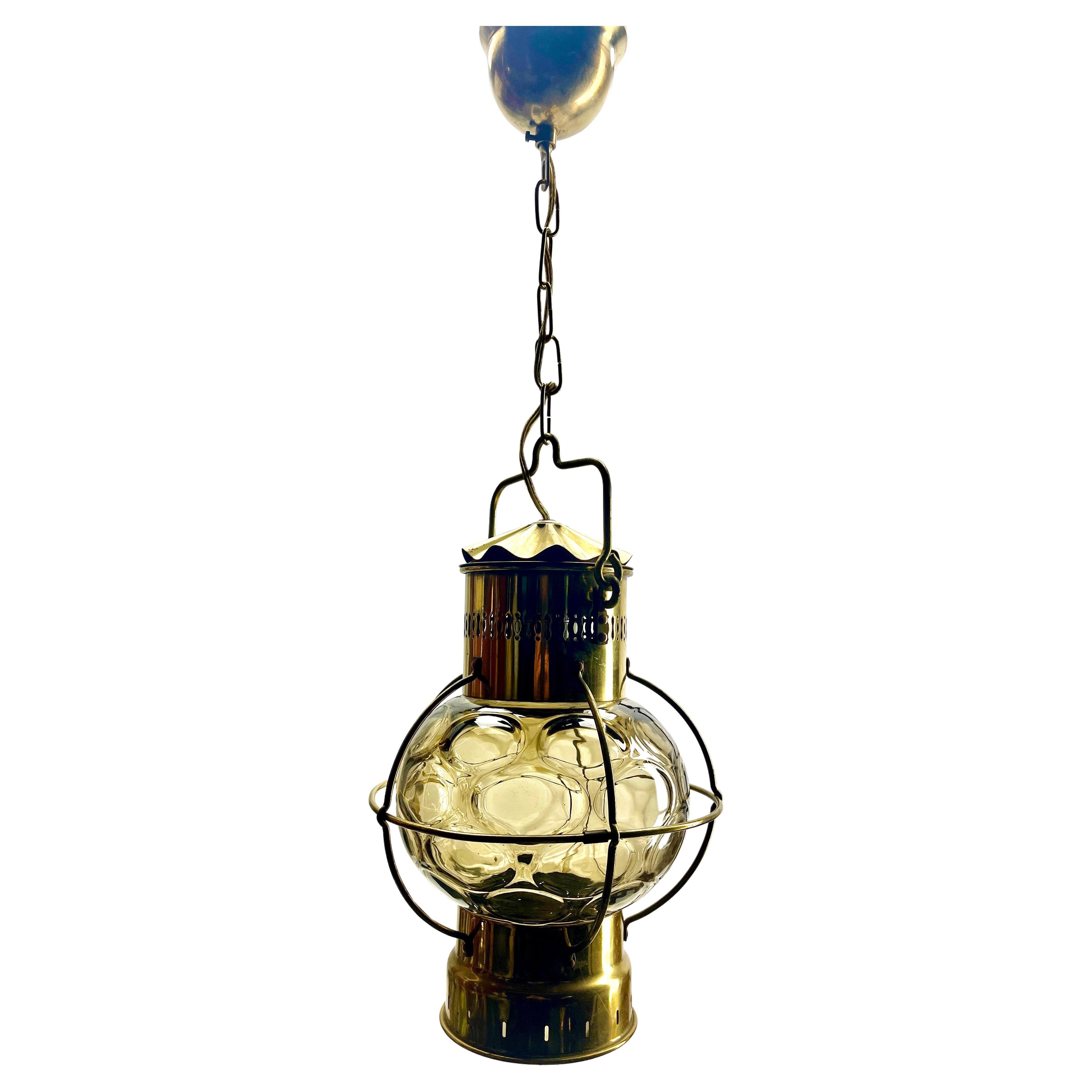 Style of Brenner Kosmos oil ships lamp
Antique Style of Kosmos Brenner oil converted to electric ceiling hanging lamp
Old oil lamp ship lamp Kosmos Brenner

As service: We can adjust the lamp Height for you in advance if needed. 
Chain 18 cm Fiing