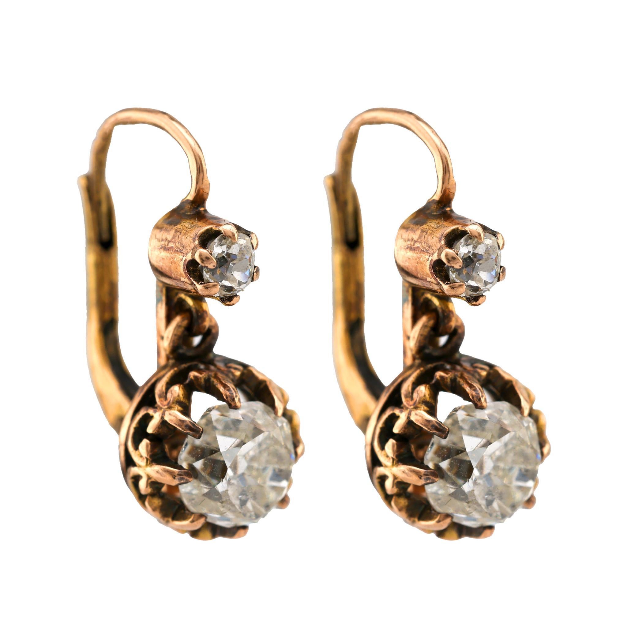 Taille vieille mine Boucles d'oreilles pendantes en or jaune 18 carats, style antique, diamants mine ancienne en vente