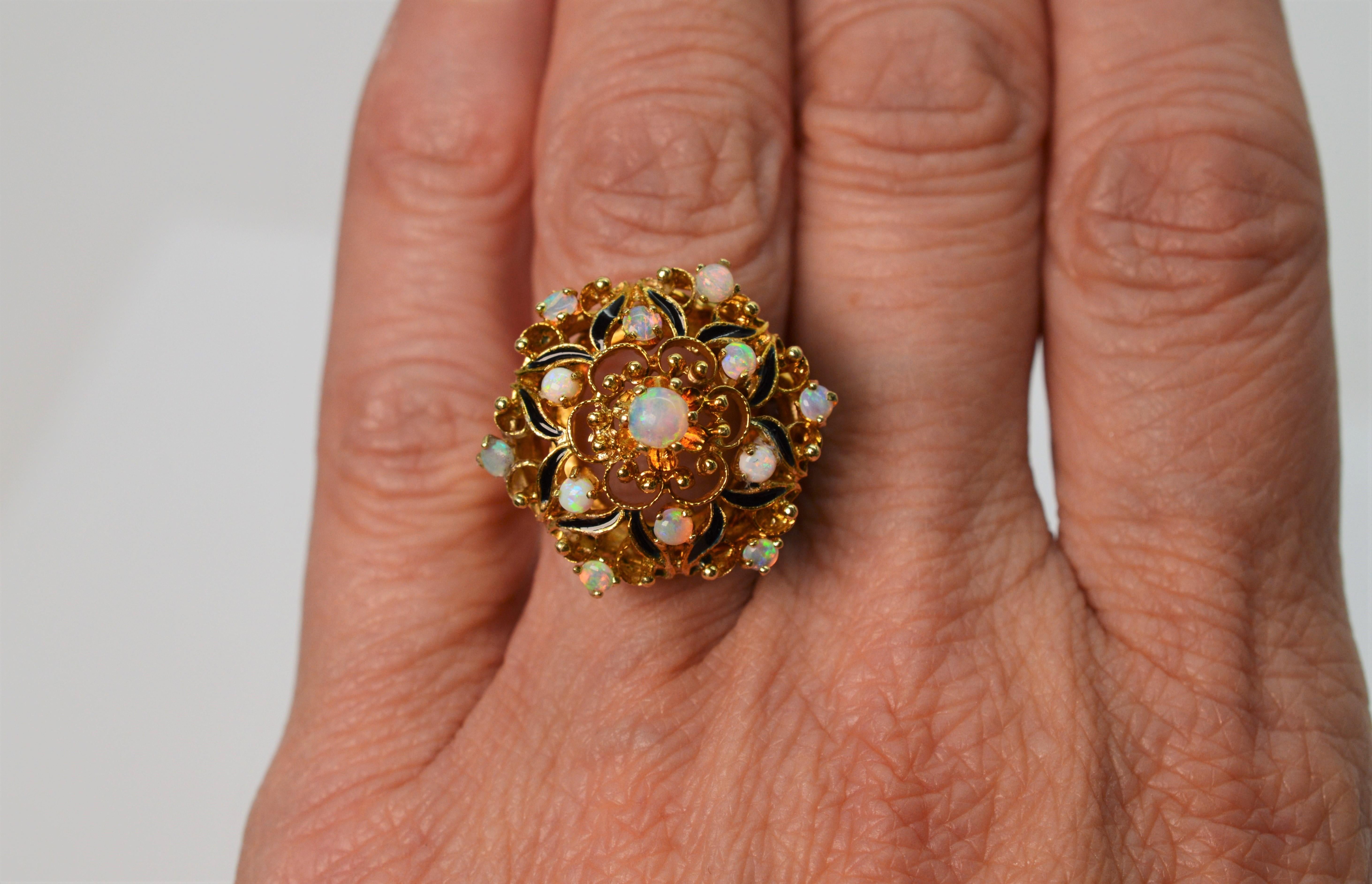 Antiker Opal 14 Karat Gelbgold Cocktail-Ring mit Blumenstrauß im antiken Stil 7