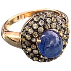 Anillo de Cóctel Bombeado de Zafiro Ovalado y Peridoto de Estilo Antiguo