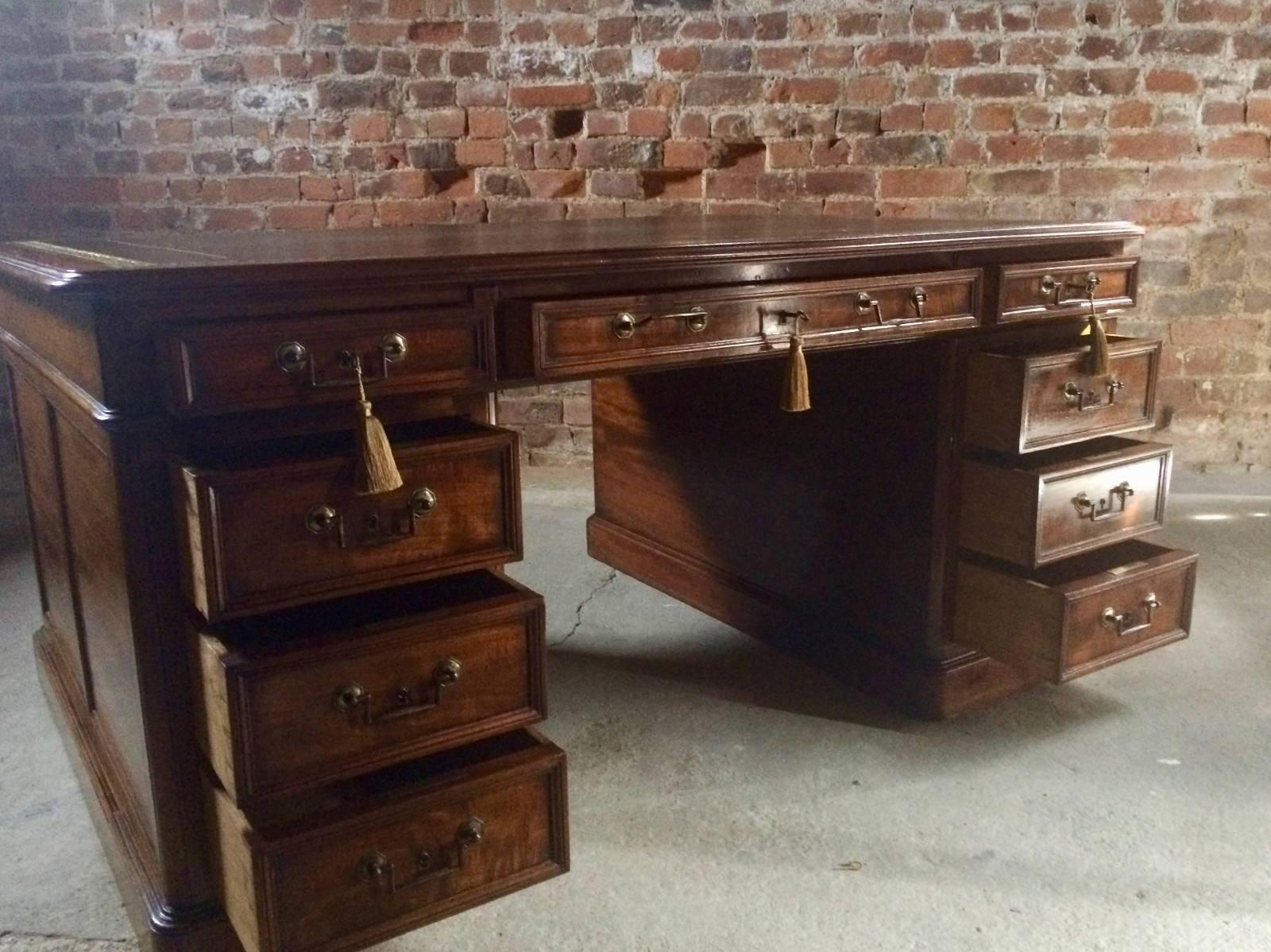 Antique Style Partners Desk Twin Pedestal Mahogany 20th Century 7