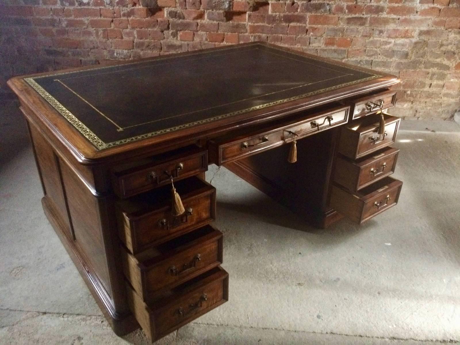 Antique Style Partners Desk Twin Pedestal Mahogany 20th Century 8