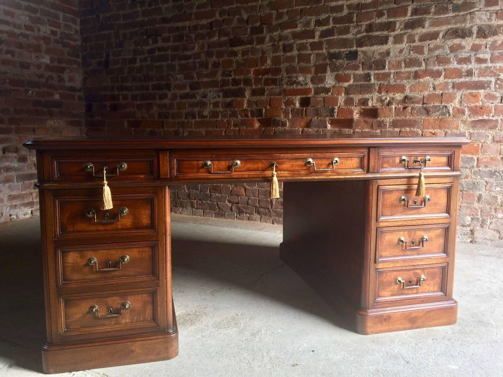 Antique Style Partners Desk Twin Pedestal Mahogany 20th Century 4